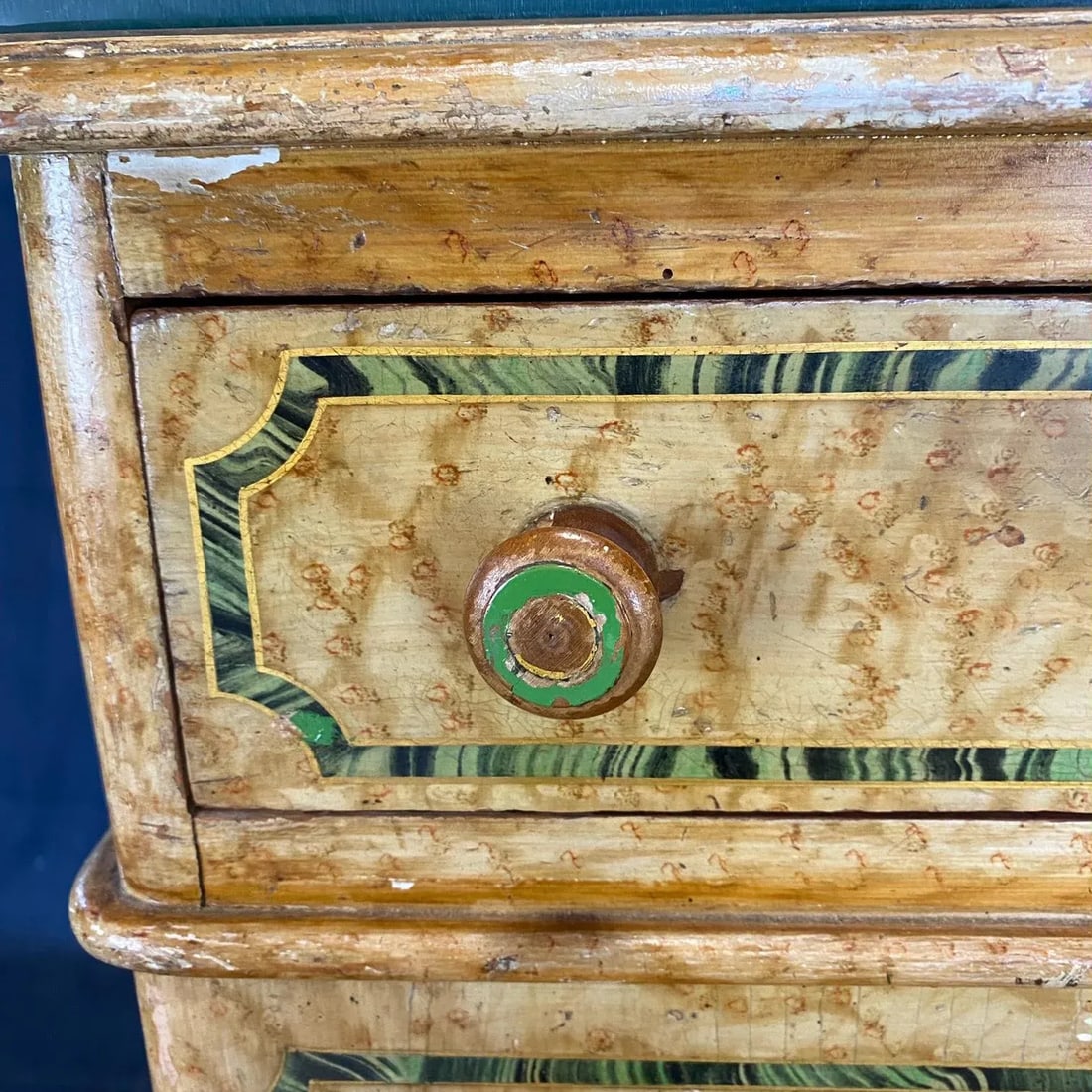 English 19th Century Faux Painted Marbleized Pedestal Writing Desk - 11