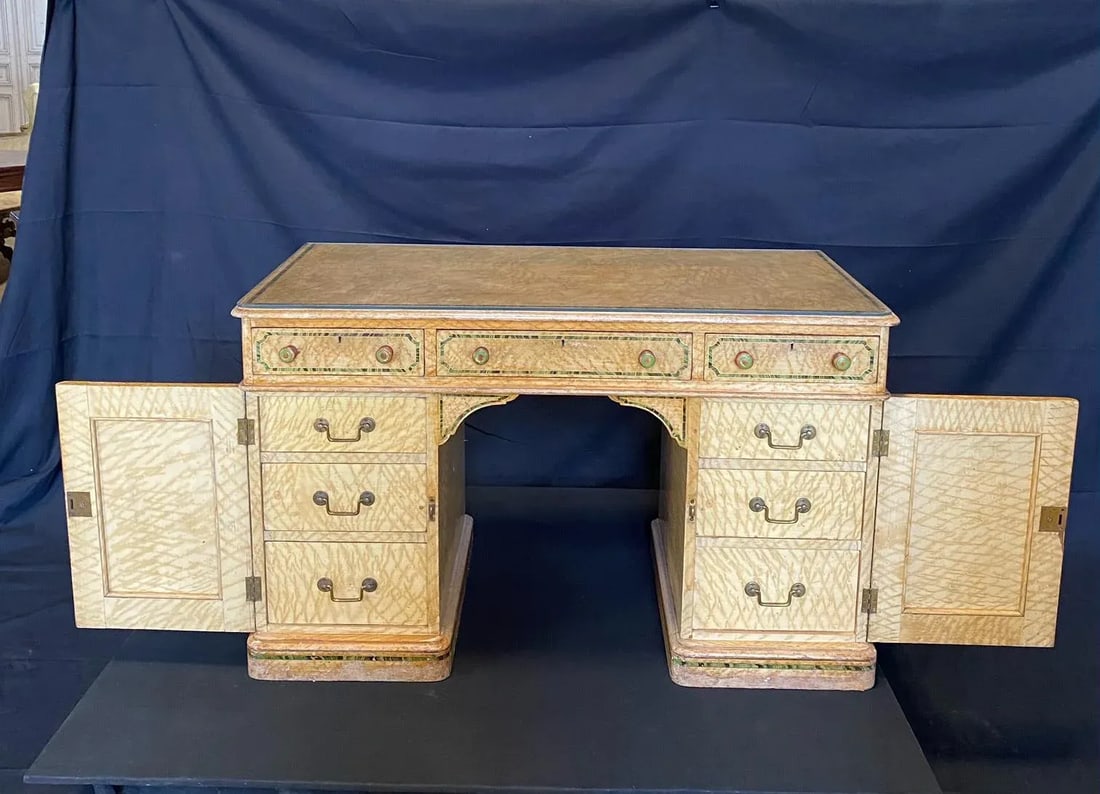 English 19th Century Faux Painted Marbleized Pedestal Writing Desk - 2