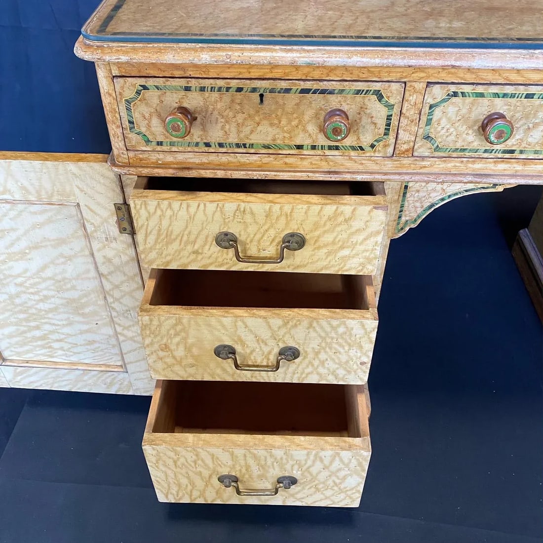 English 19th Century Faux Painted Marbleized Pedestal Writing Desk - 4
