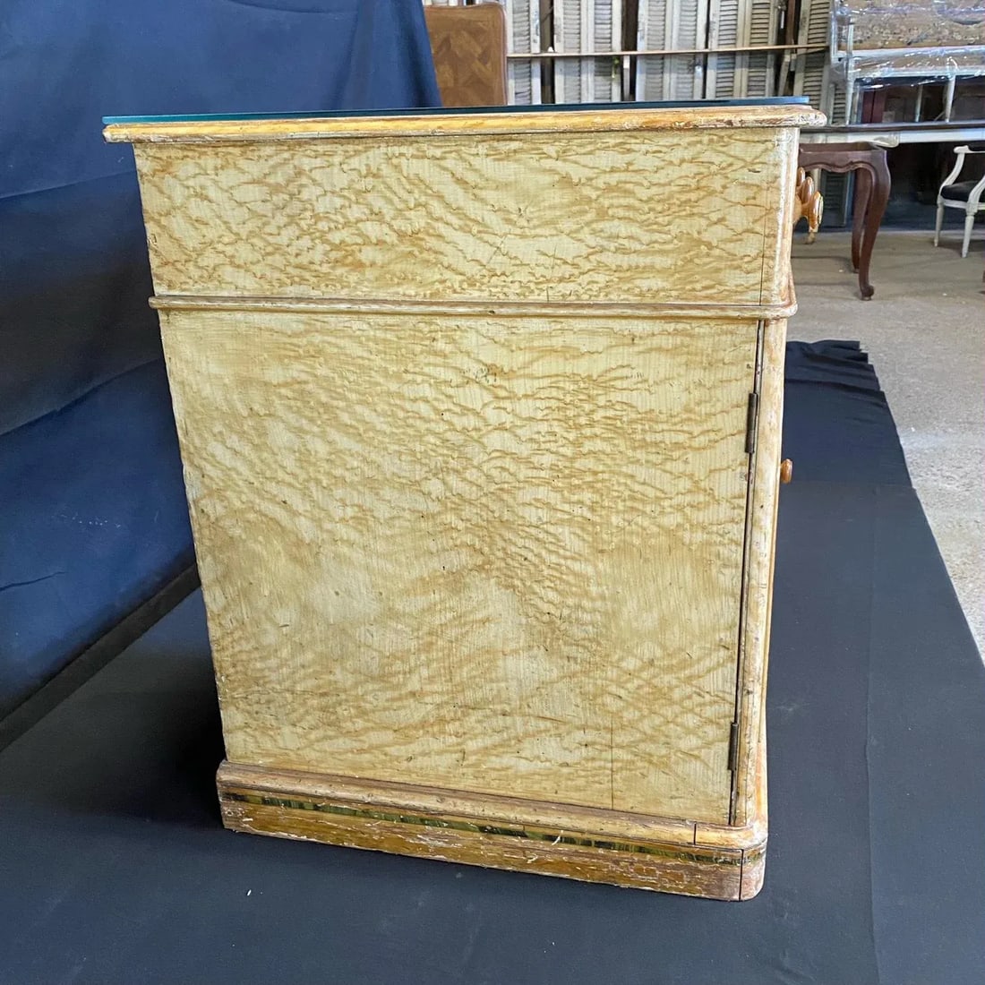 English 19th Century Faux Painted Marbleized Pedestal Writing Desk - 5