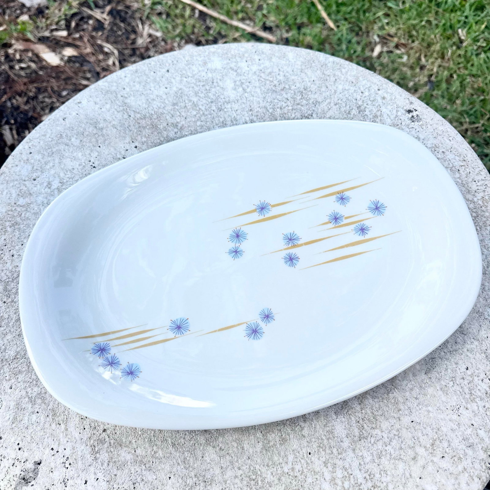 Mid Century Modern Iroquois Parasols Dish Set by Ben Seibel - 11 Pieces - 10