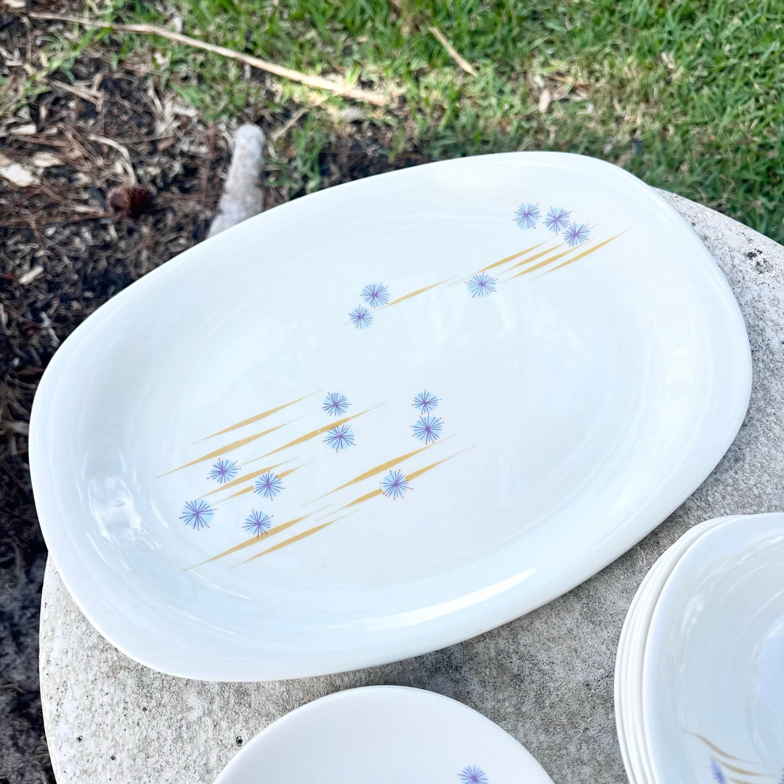 Mid Century Modern Iroquois Parasols Dish Set by Ben Seibel - 11 Pieces - 9