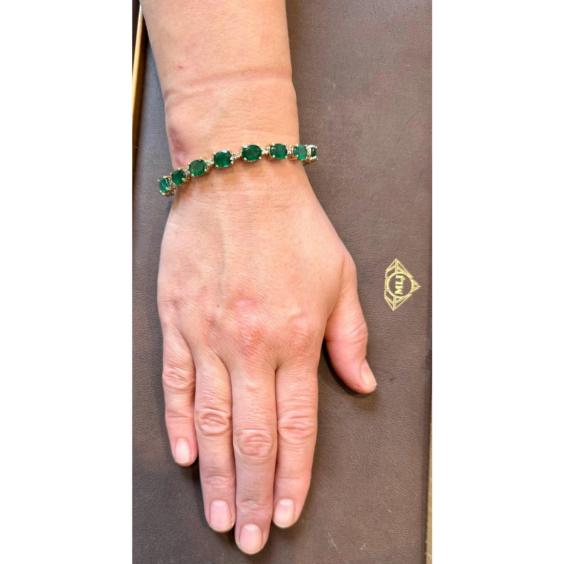 22 Carat Natural Brazilian Emerald & Diamond Tennis Bracelet 14 Kt Yellow Gold - 12