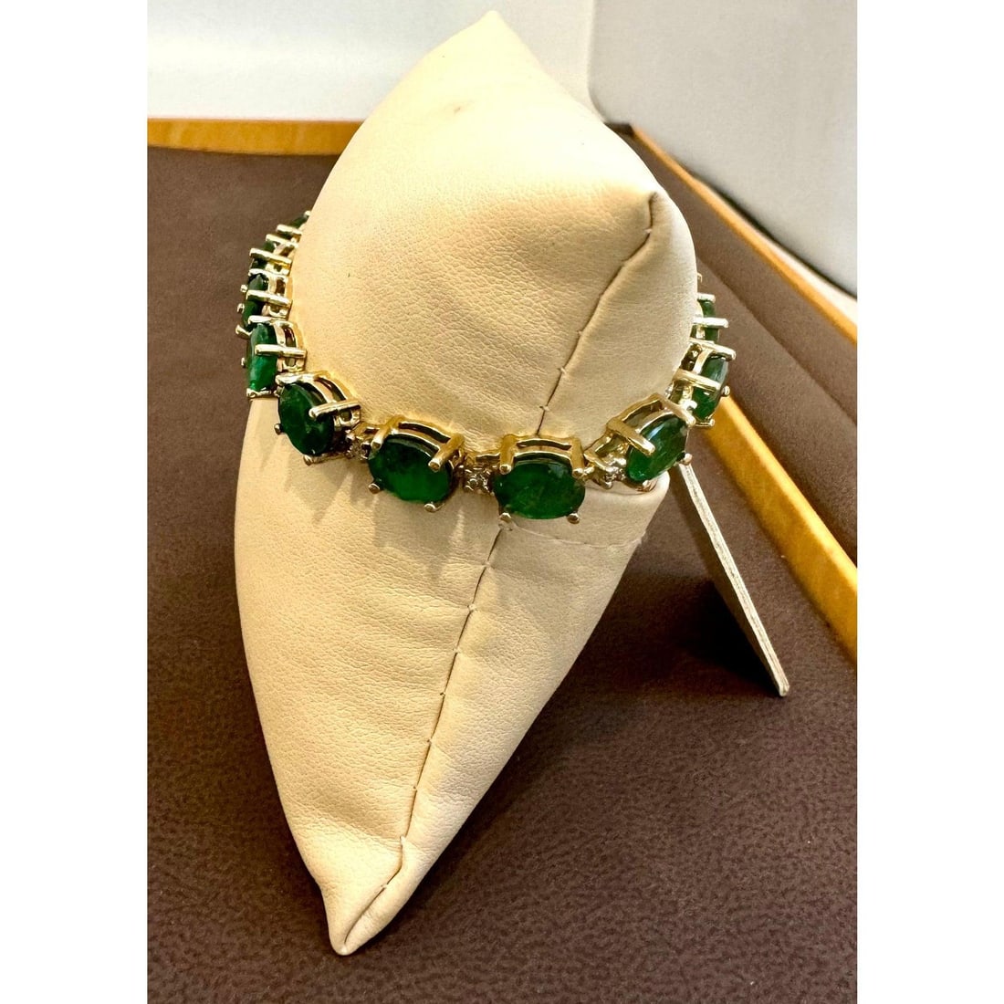 22 Carat Natural Brazilian Emerald & Diamond Tennis Bracelet 14 Kt Yellow Gold - 3