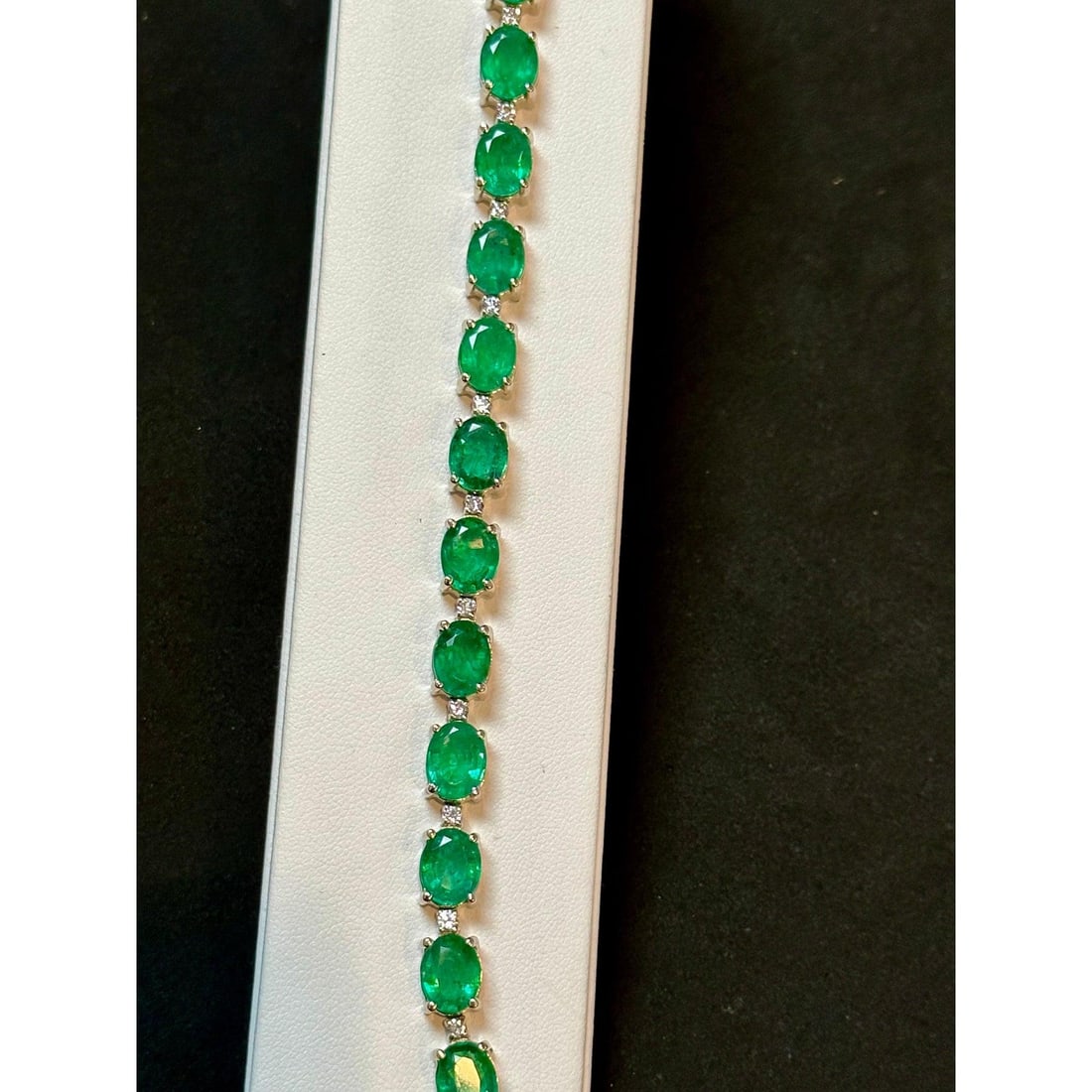 22 Carat Natural Brazilian Emerald & Diamond Tennis Bracelet 14 Kt Yellow Gold - 6