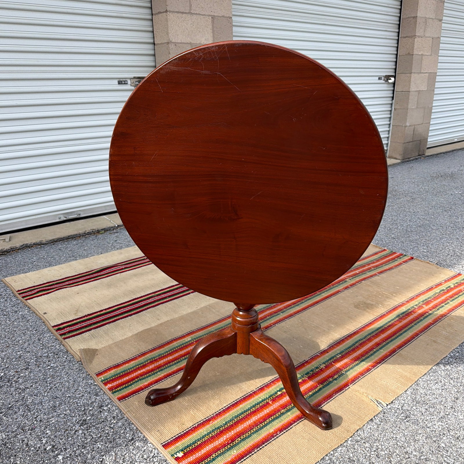 Antique English Mahogany Queen Anne Tilt Top Tea Table, Circa 1800–1820s - 12
