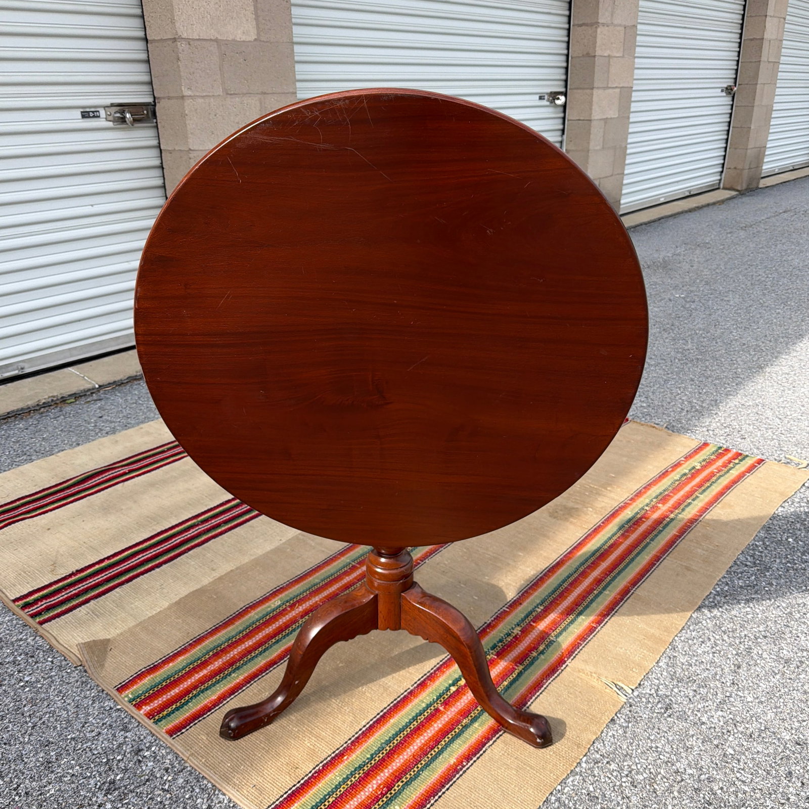 Antique English Mahogany Queen Anne Tilt Top Tea Table, Circa 1800–1820s - 6