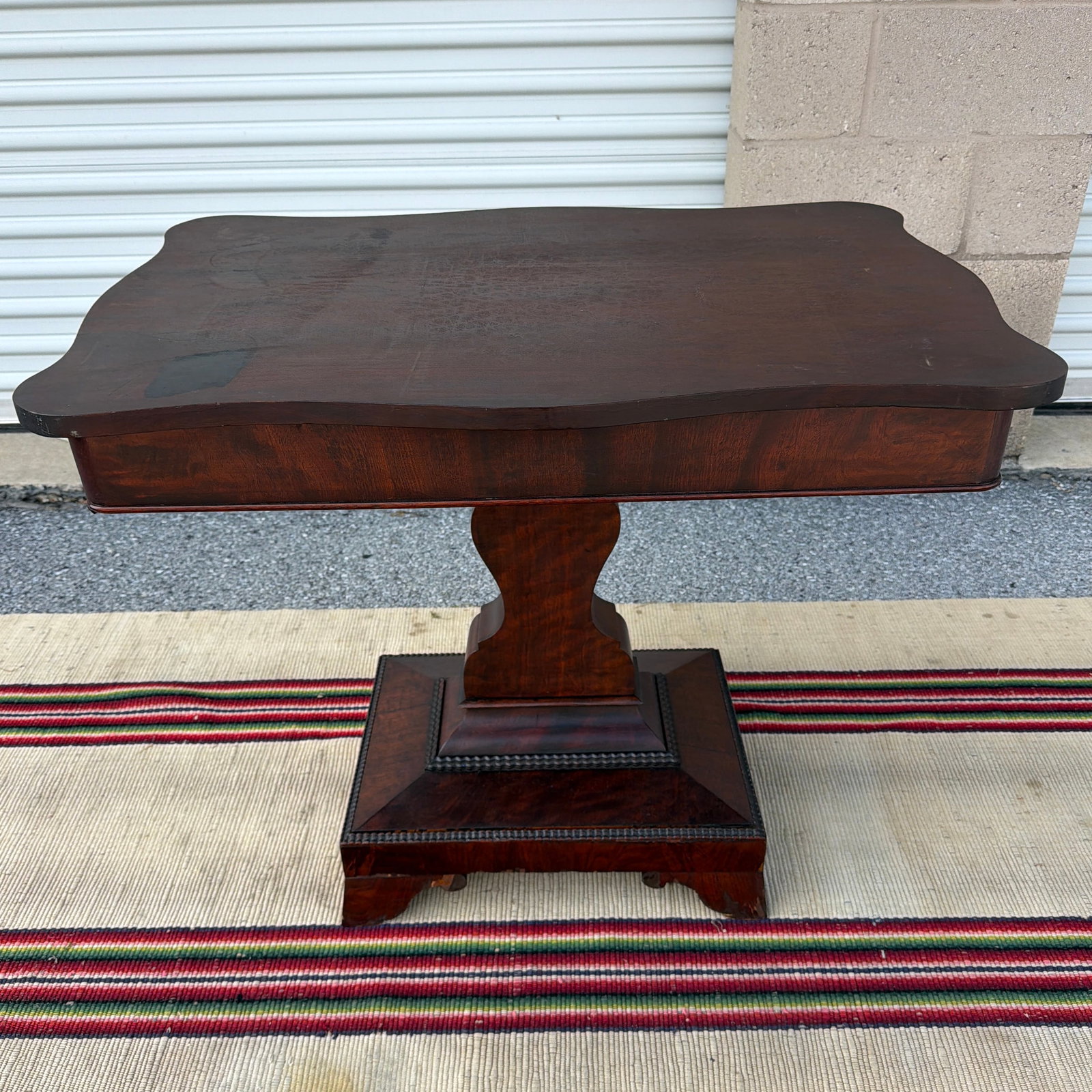 Antique American Victorian-Empire Mahogany Parlour Table, Circa 1840s - 2