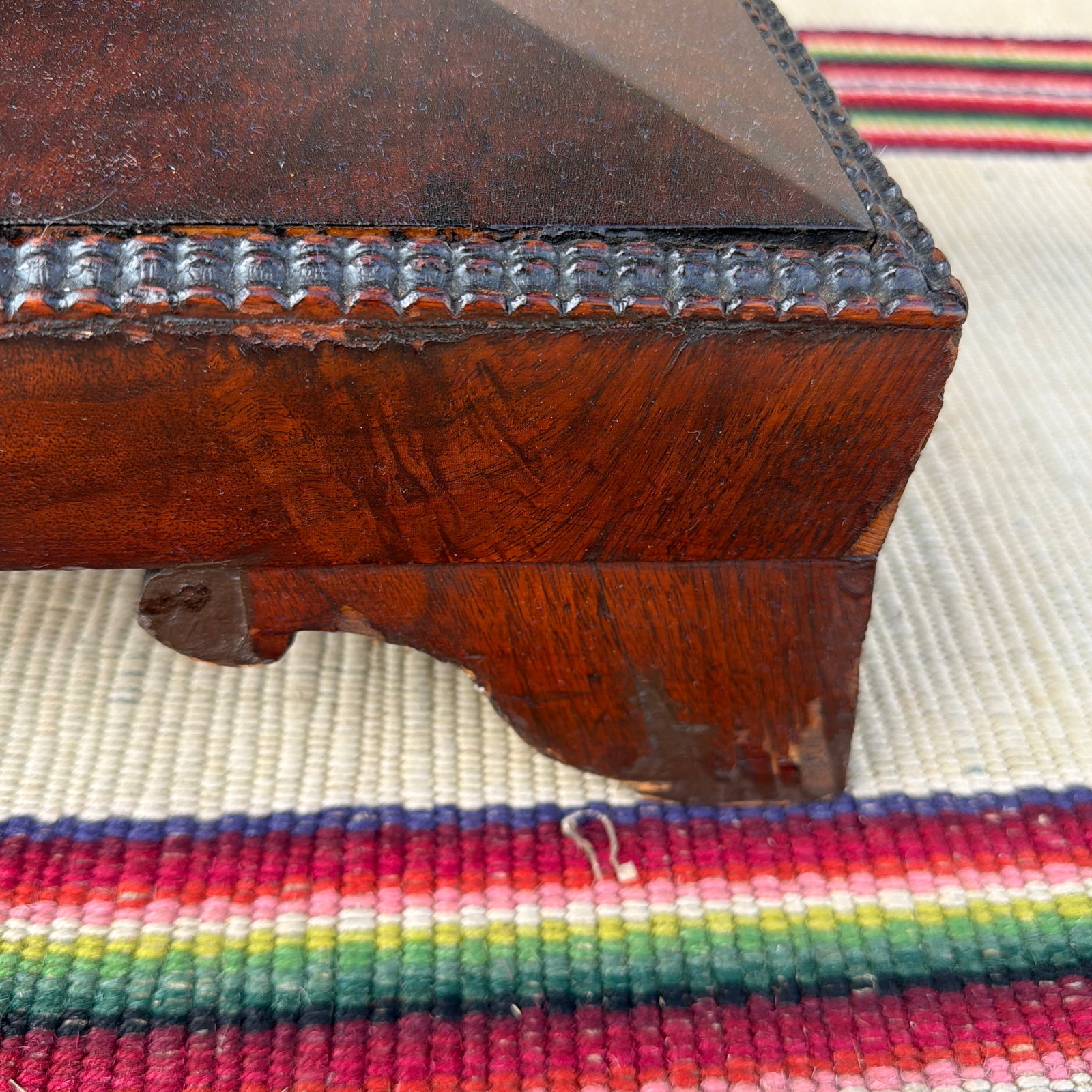 Antique American Victorian-Empire Mahogany Parlour Table, Circa 1840s - 7