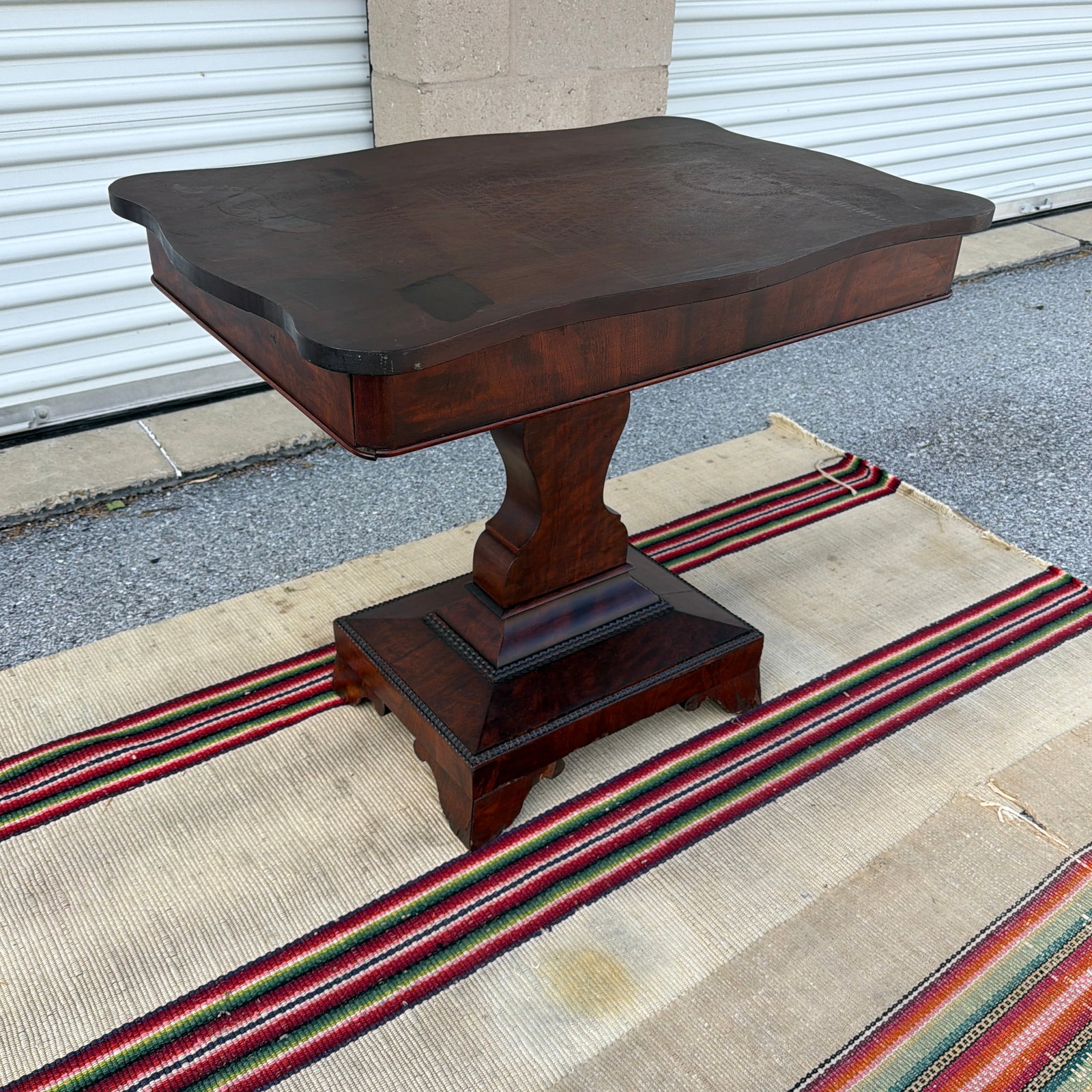 Antique American Victorian-Empire Mahogany Parlour Table, Circa 1840s - 8