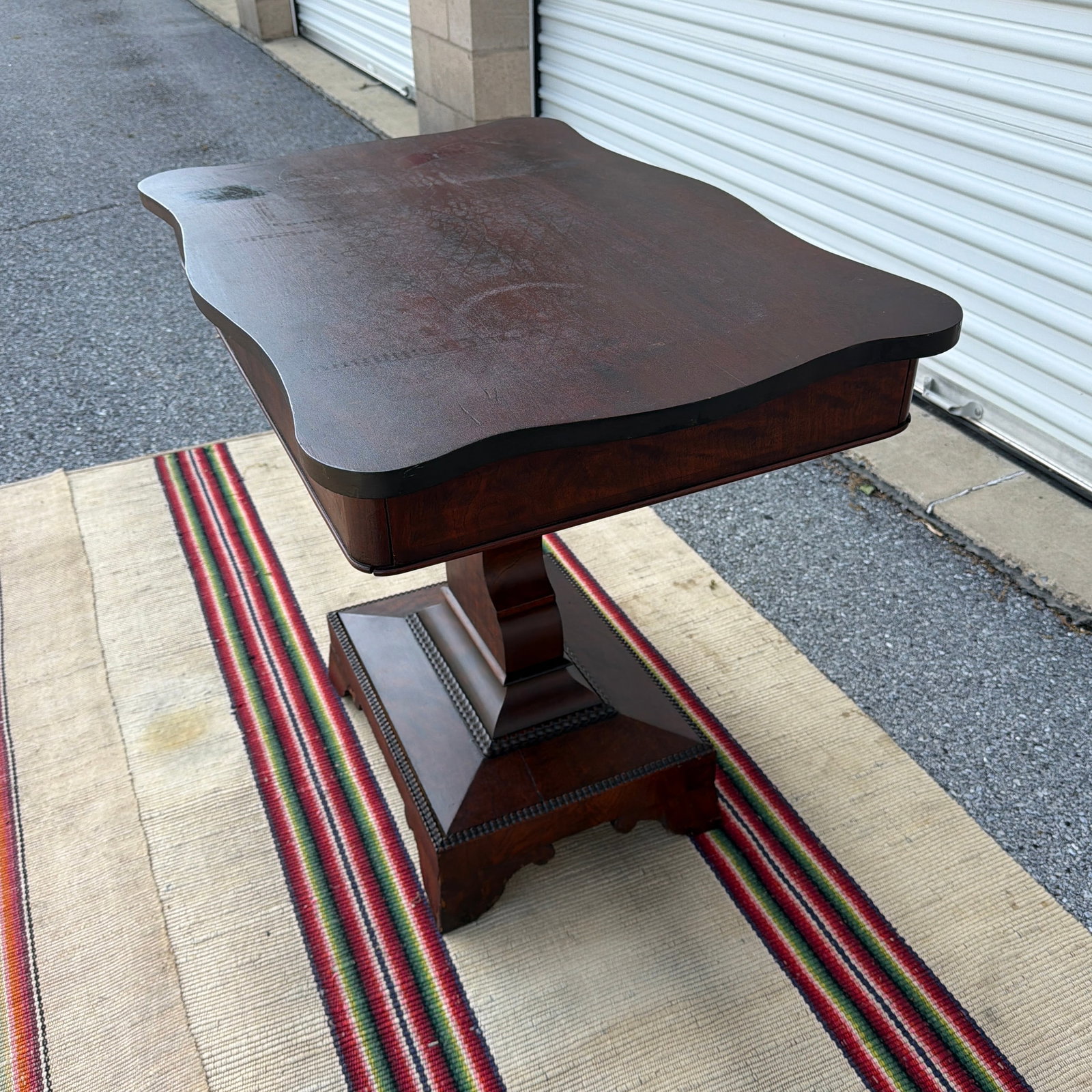 Antique American Victorian-Empire Mahogany Parlour Table, Circa 1840s - 9