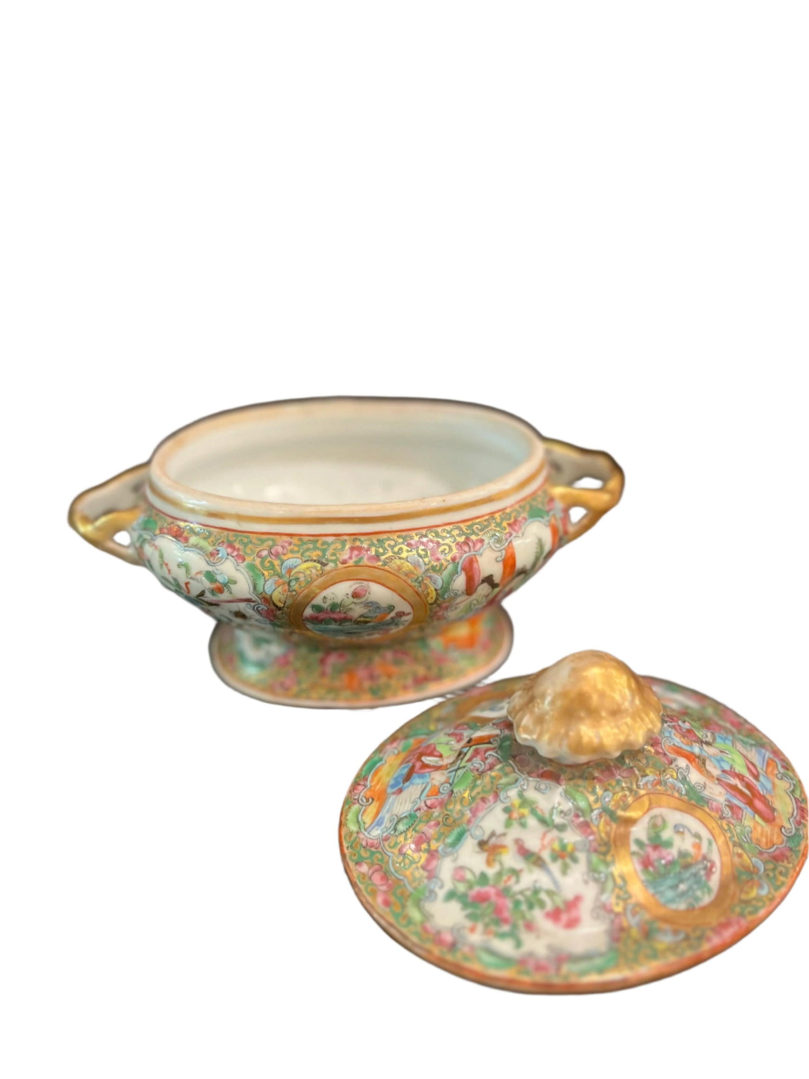 Late 20th Century Rose Medallion Soup Tureen - 2