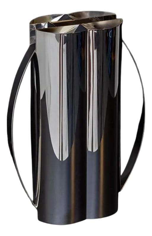 1980s Pair of Sterling Silver Interlocking Carafes: Pair of Silver Interlocking Carafes designed by Mario Botta for Cleto Munari, maker's mark for Rossi & Arcandi, Vicenza 1989, edition 49/99. Marked 925. Condition: Alterations: Original Condition