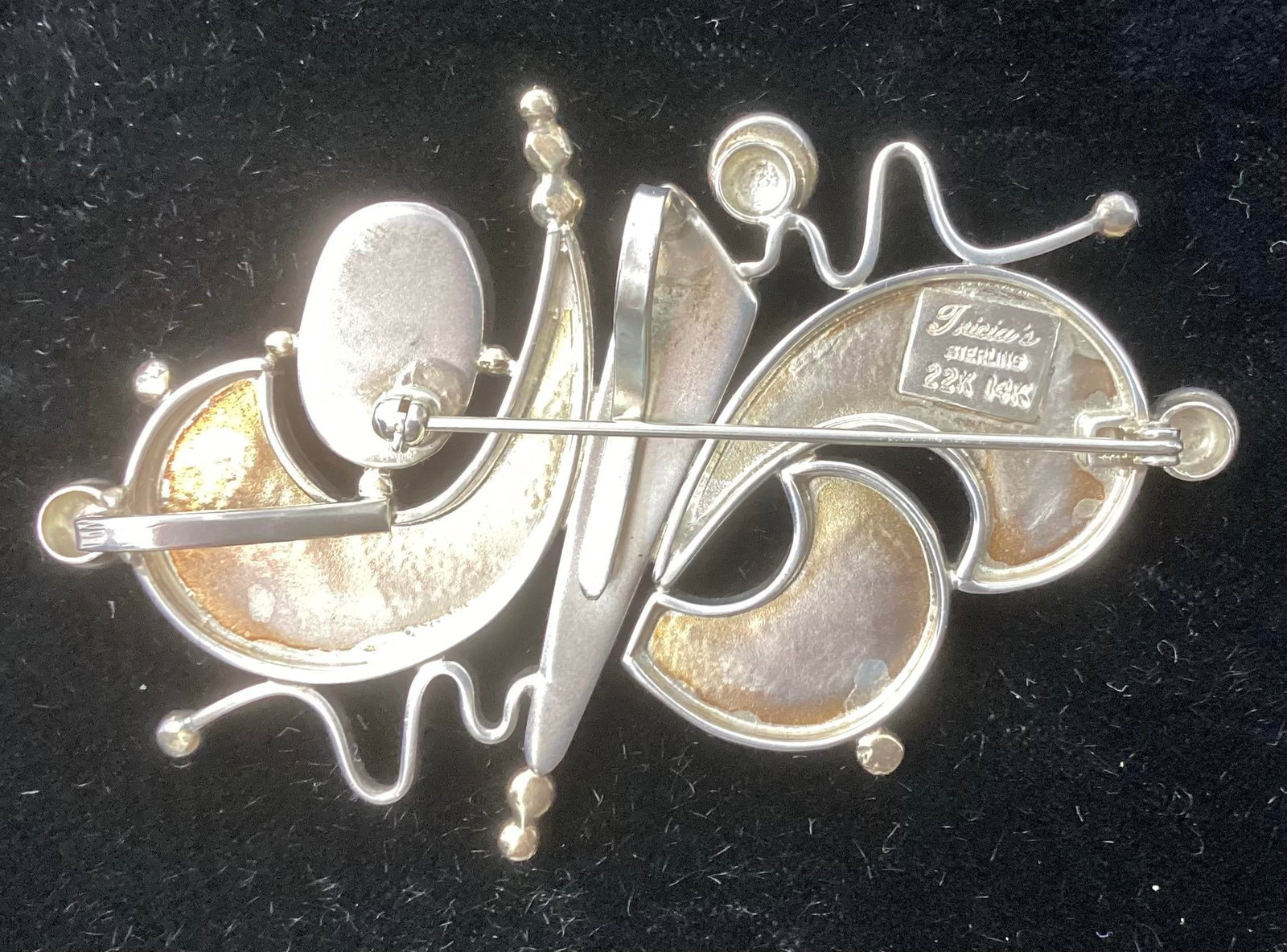 Mid 20th Century Tricia Young Sterling, 18k Gold, Druzy Quartz, and Moonstone Pin/Pendant and Earrin - 4