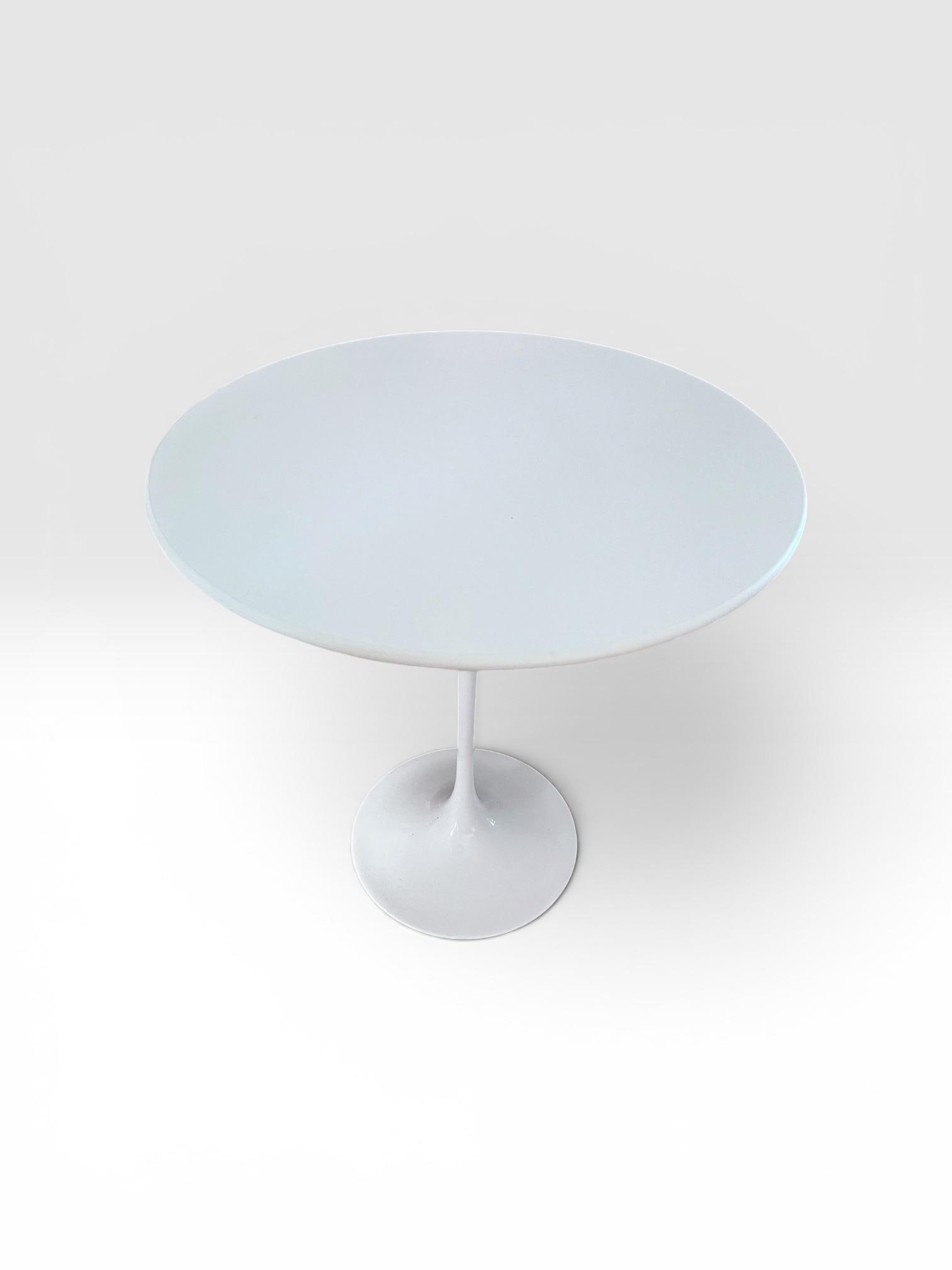 Vintage Knoll Saarinen 20" Round White Tulip Side Table by Eero Saarinen - 5