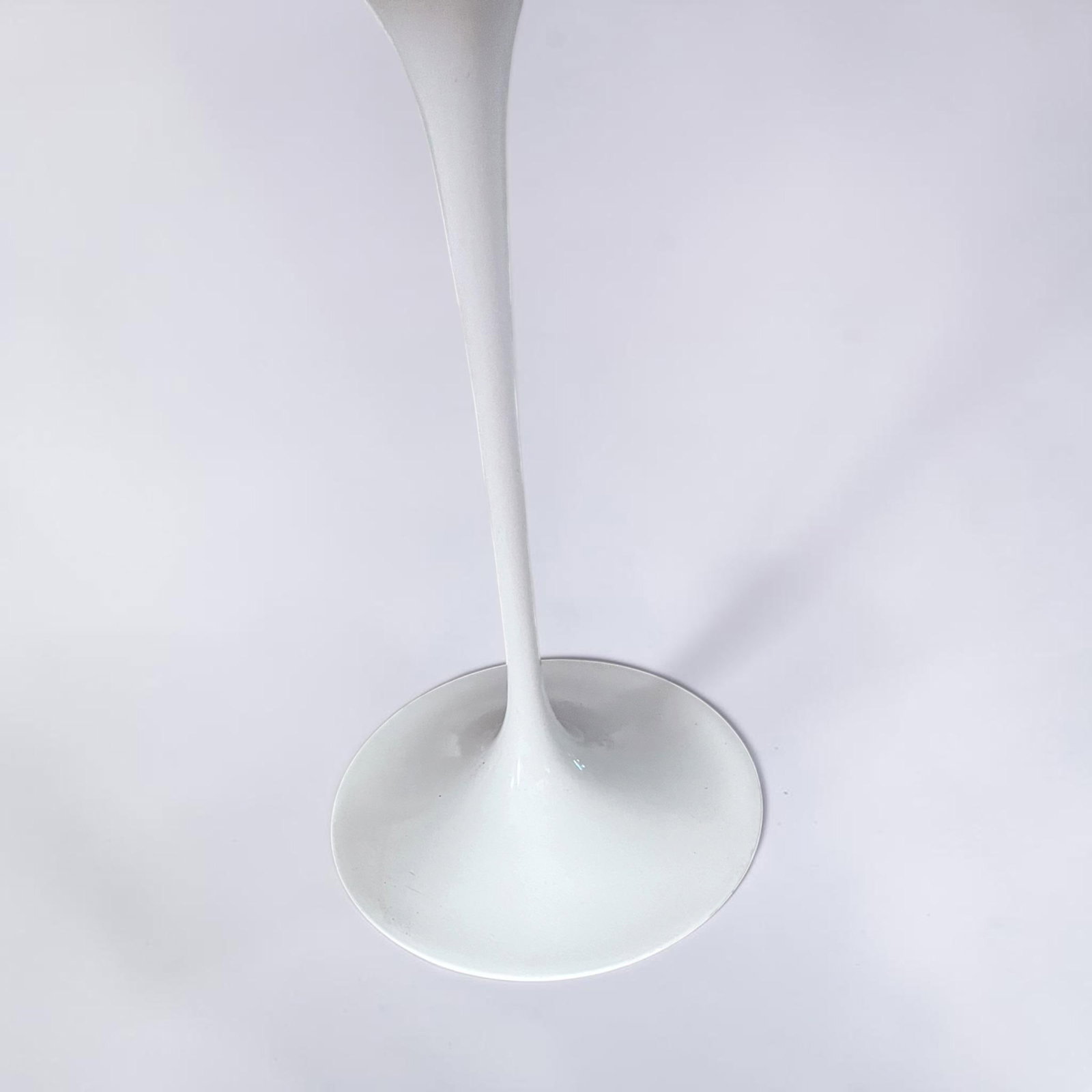 Vintage Knoll Saarinen 20" Round White Tulip Side Table by Eero Saarinen - 6