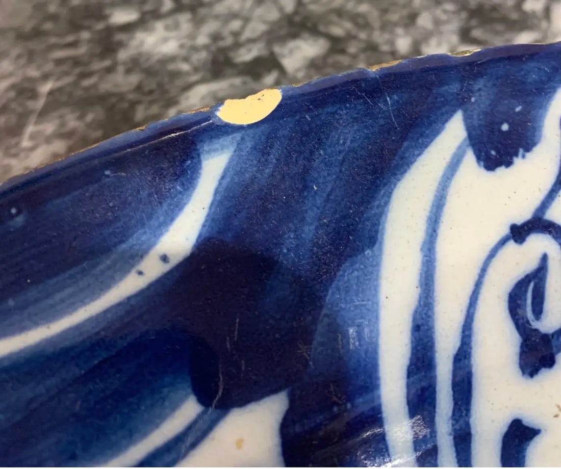 18th Century Hand Painted Dutch Delft Platter - 10