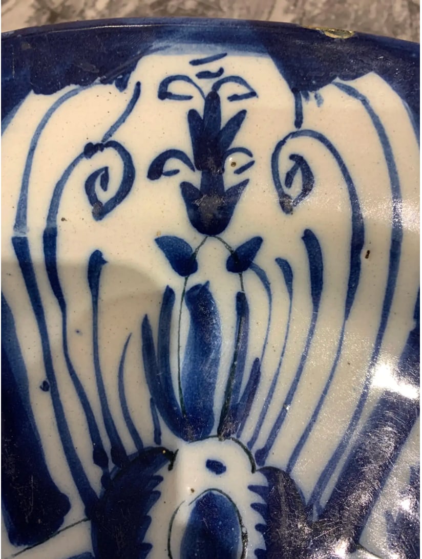 18th Century Hand Painted Dutch Delft Platter - 6