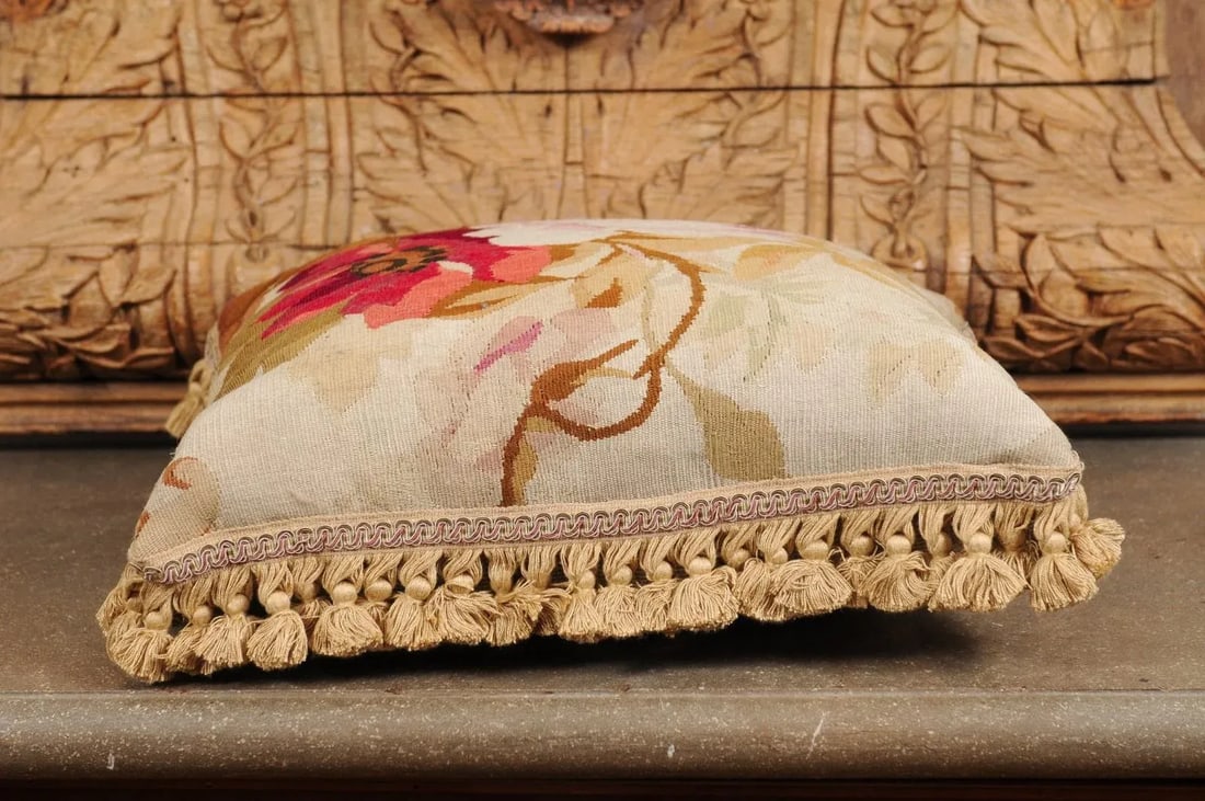 19th Century French Aubusson Woven Tapestry Pillow with Floral Décor and Tassels - 3