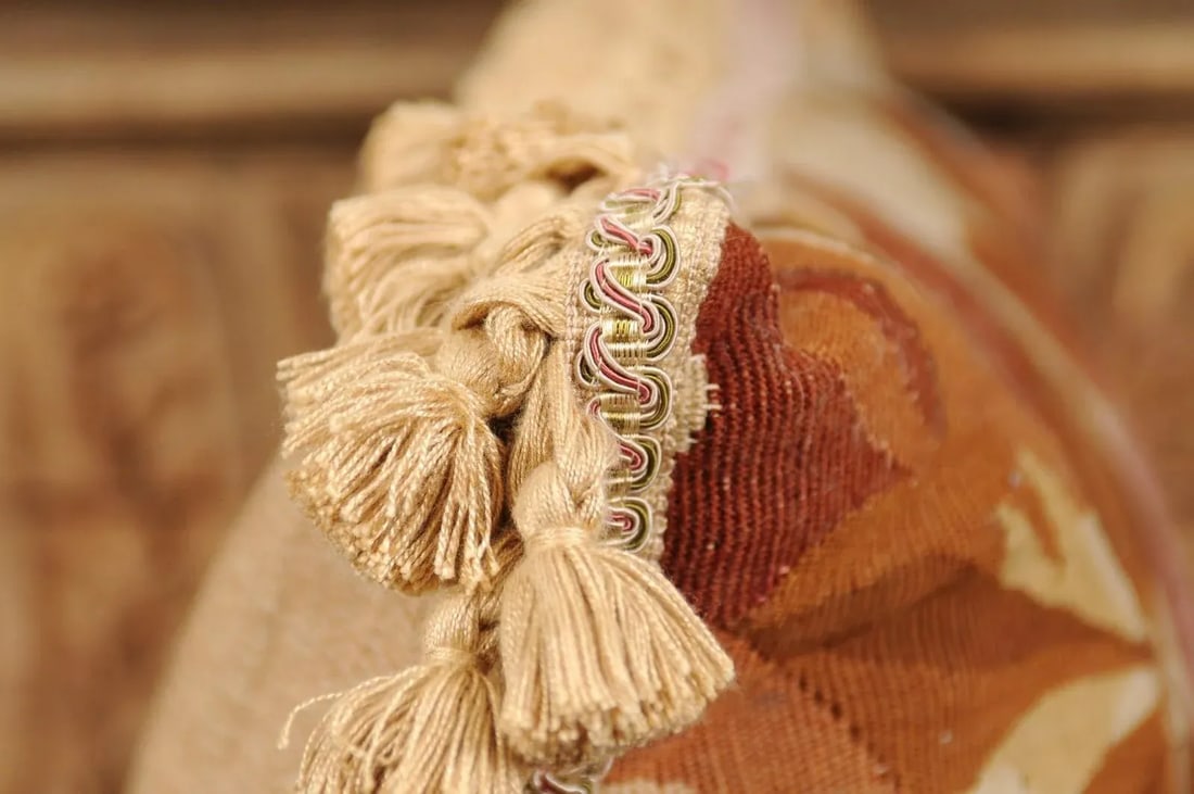 19th Century French Aubusson Woven Tapestry Pillow with Floral Décor and Tassels - 8