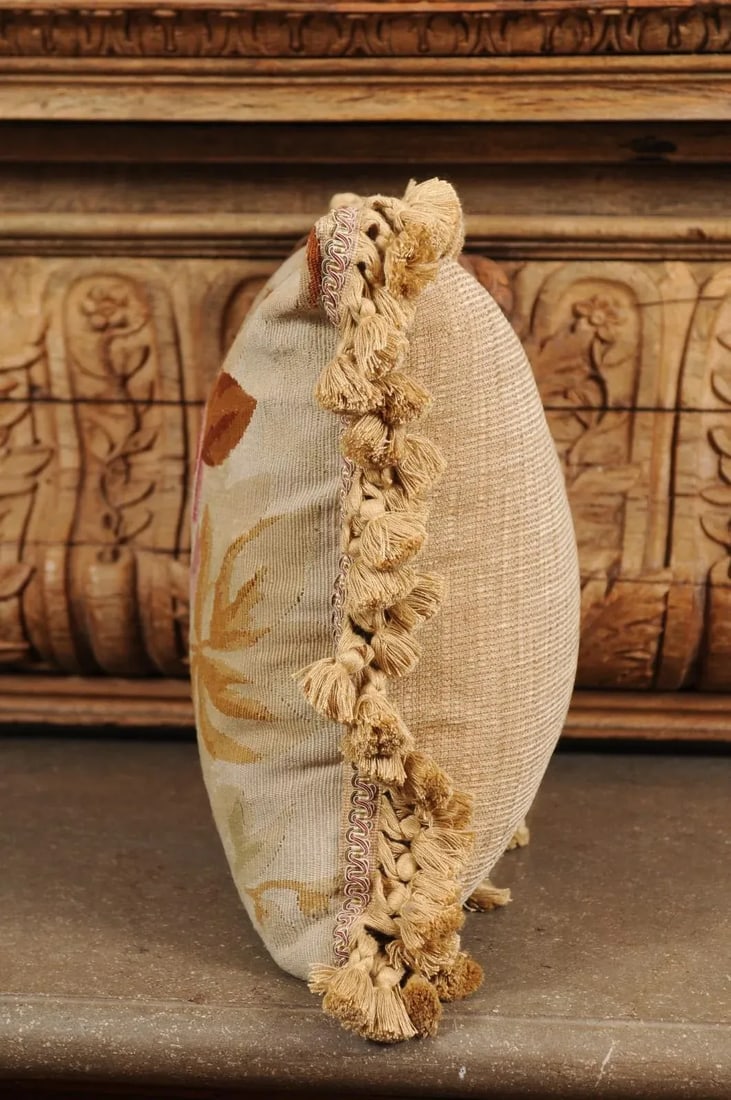 19th Century French Aubusson Woven Tapestry Pillow with Floral Décor and Tassels - 9