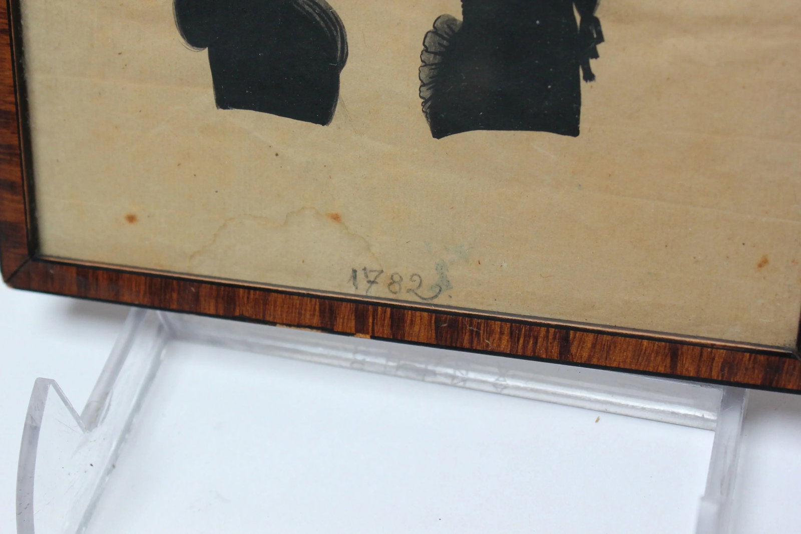 Set of Two Eighteenth Century American Antique Framed Silhouettes - 10