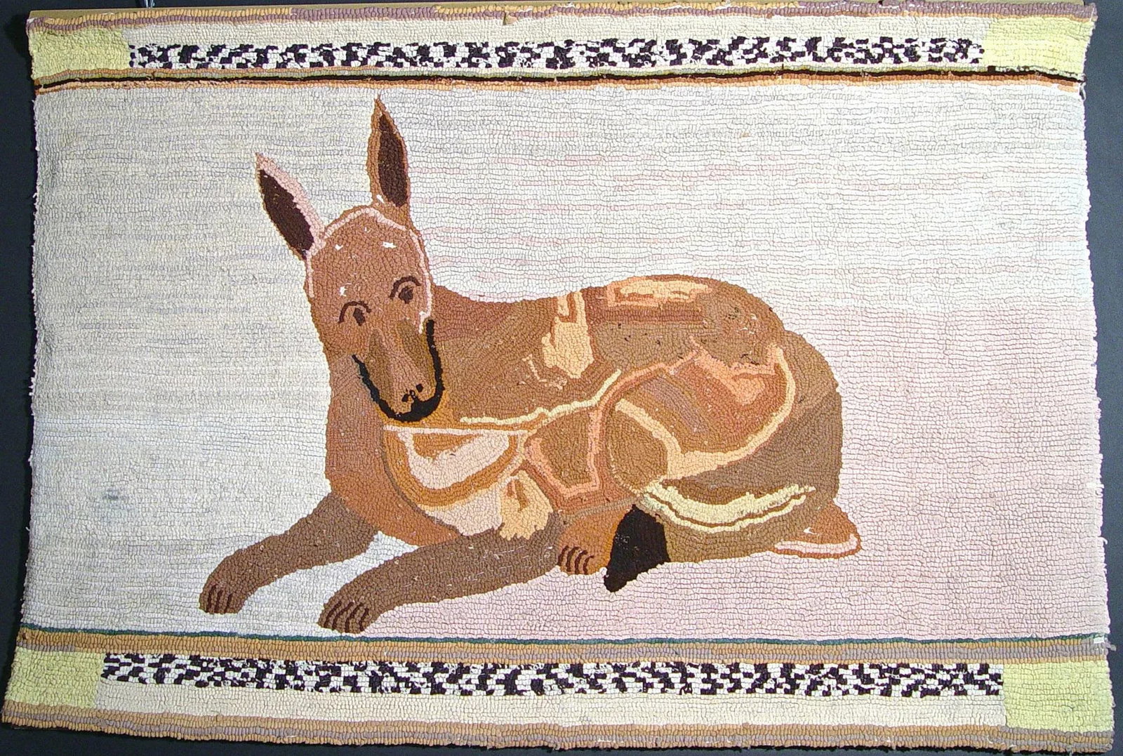 American Folk Art Hooked Rug Decorated With a Dog - 6
