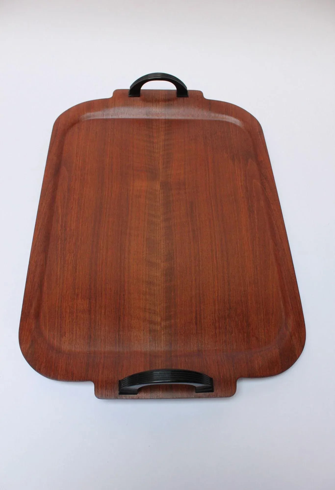Large Mid-Century Modern Walnut Tray With Bakelite Handles by Faberware - 13