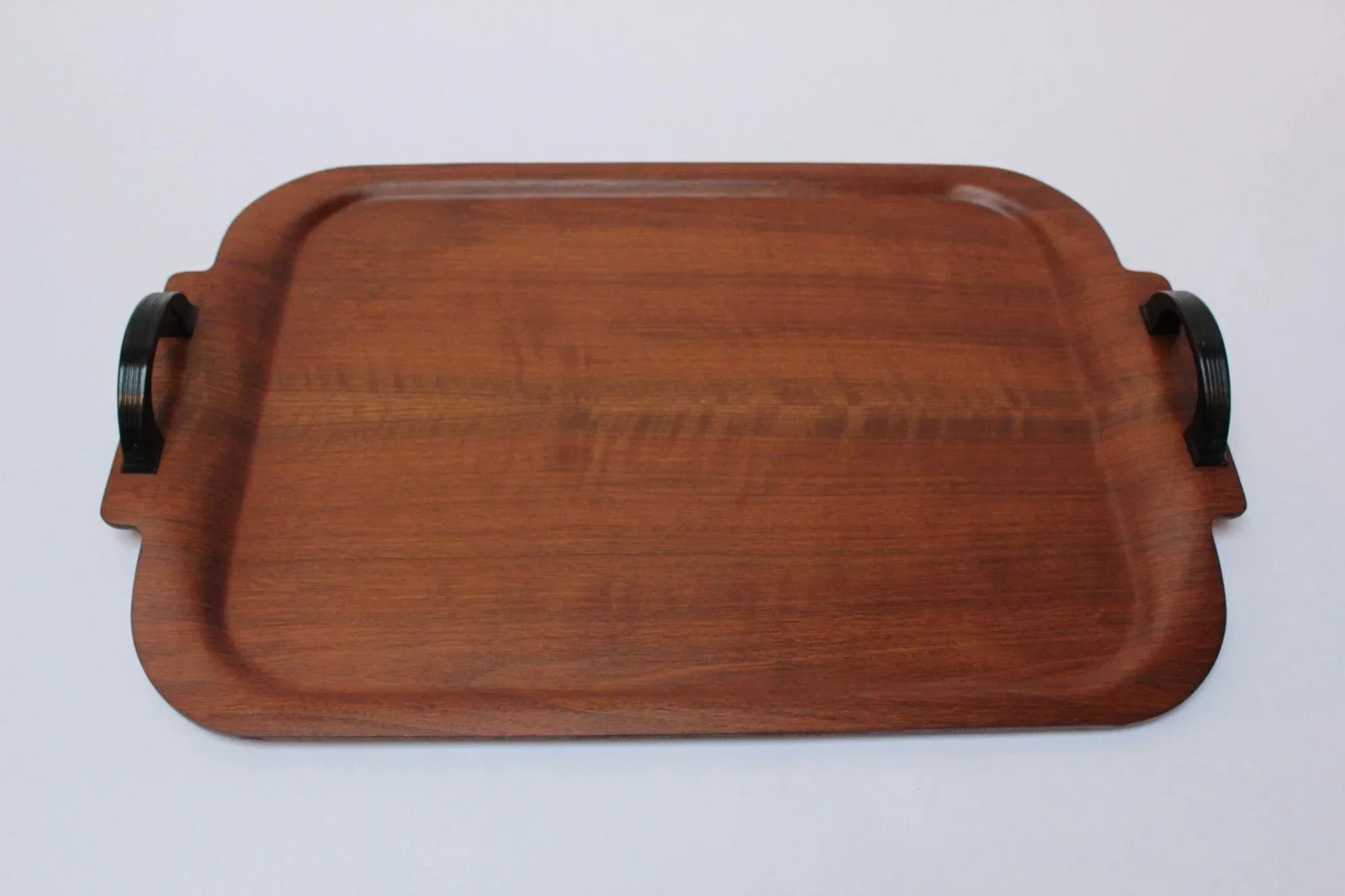 Large Mid-Century Modern Walnut Tray With Bakelite Handles by Faberware - 3