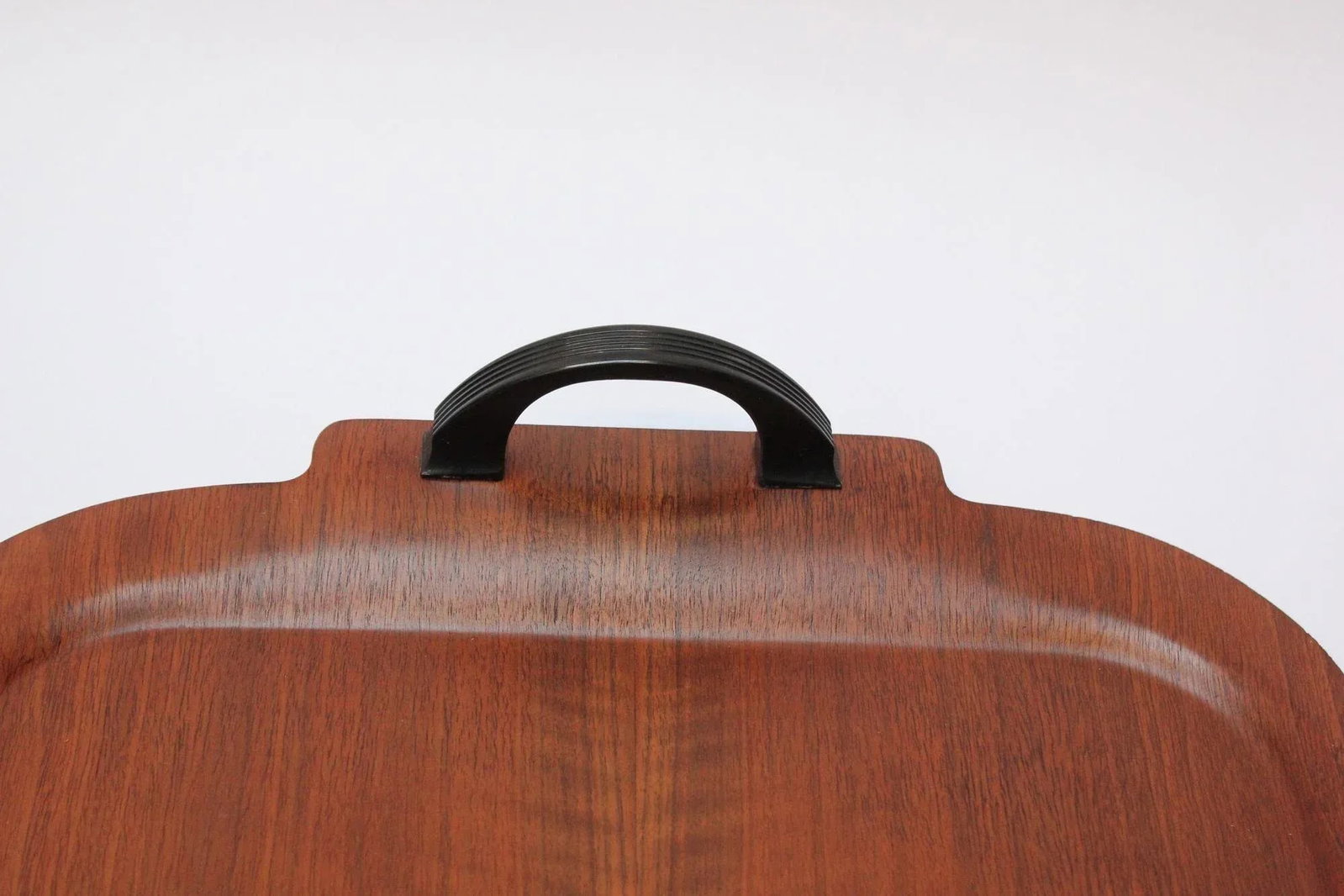 Large Mid-Century Modern Walnut Tray With Bakelite Handles by Faberware - 8