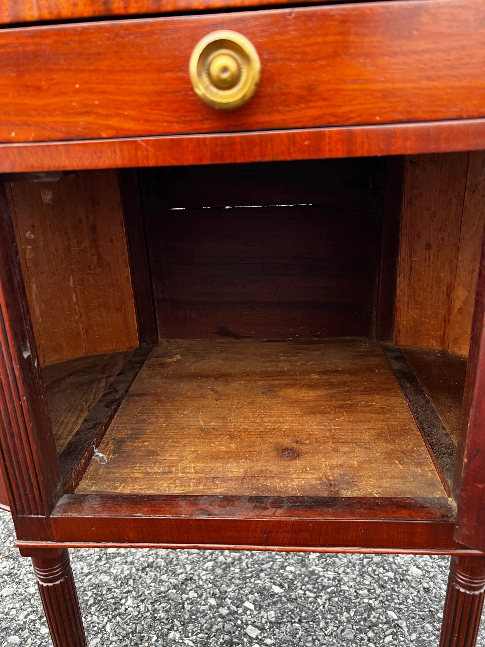 Antique Sheraton Astragal Sewing Stand Table, Philadelphia, Circa 1810s - 11