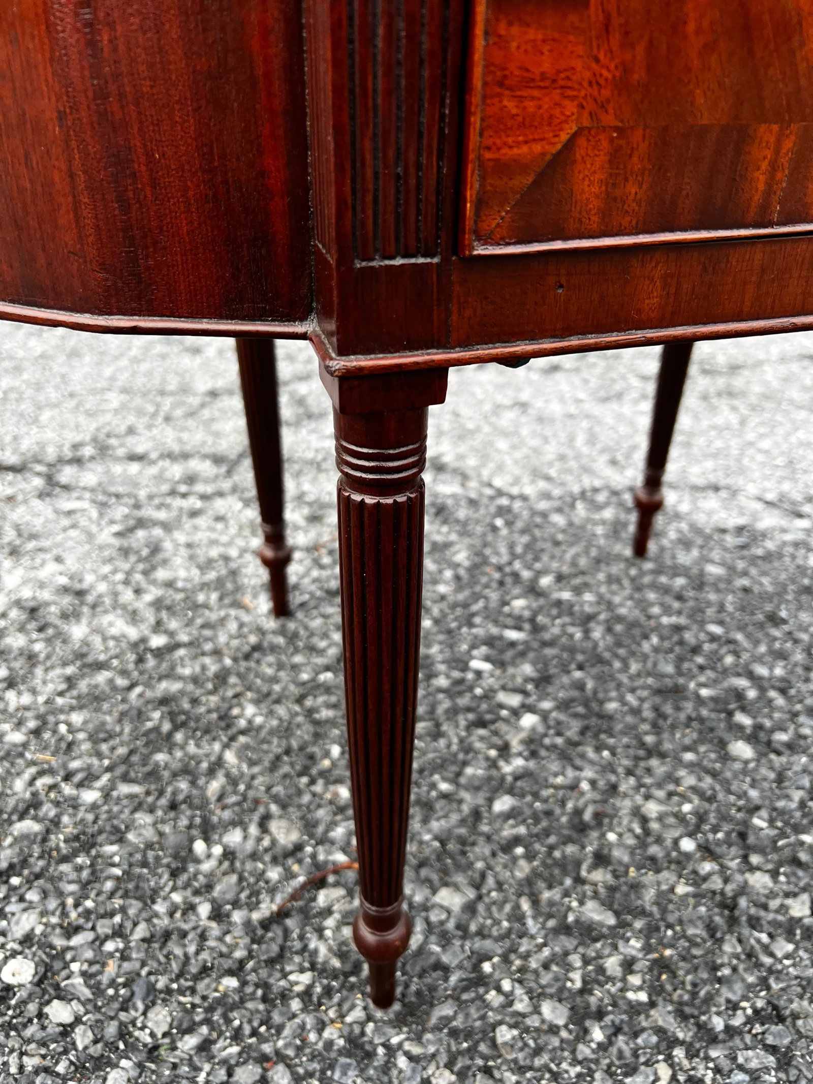 Antique Sheraton Astragal Sewing Stand Table, Philadelphia, Circa 1810s - 2