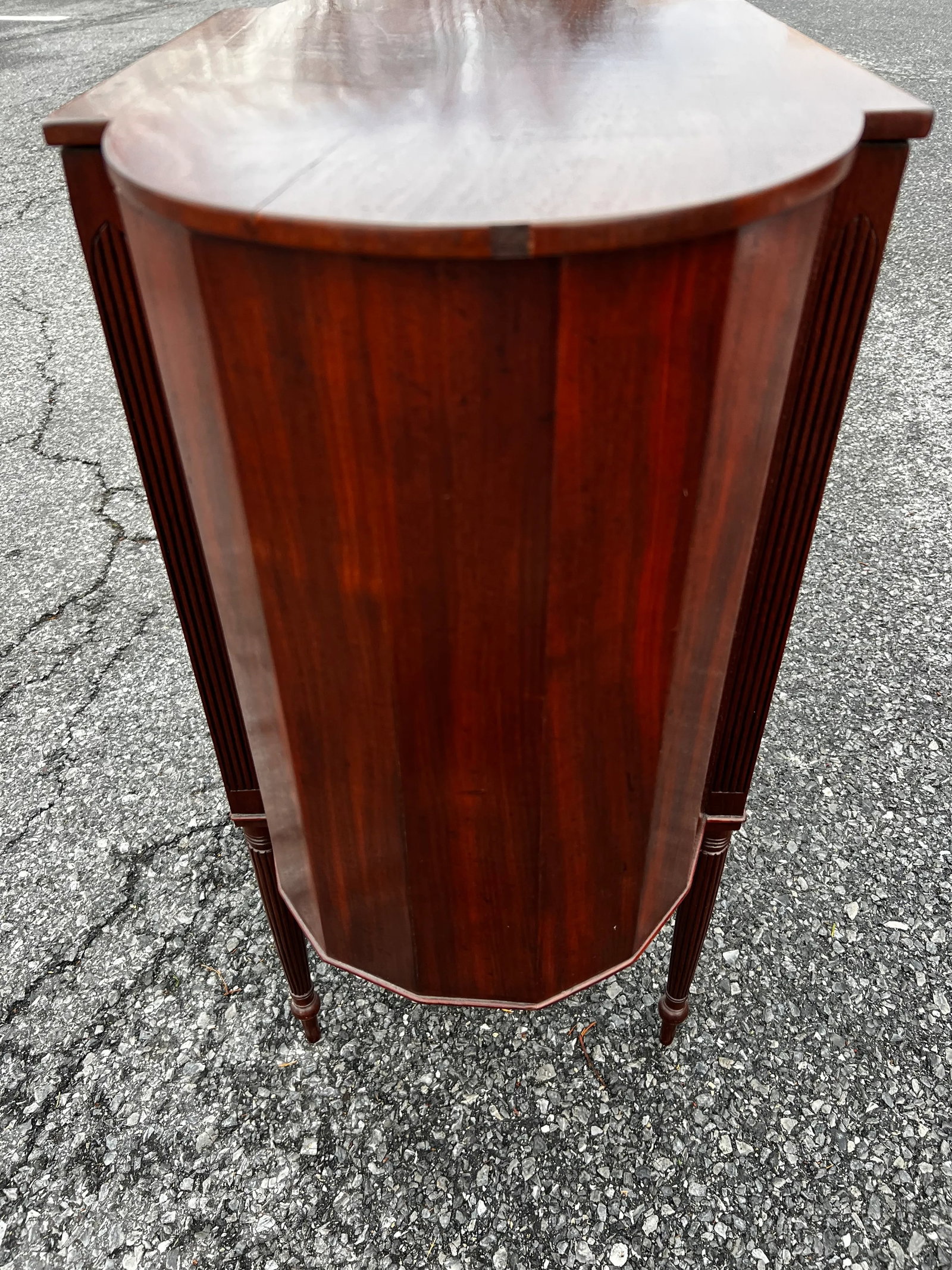 Antique Sheraton Astragal Sewing Stand Table, Philadelphia, Circa 1810s - 7