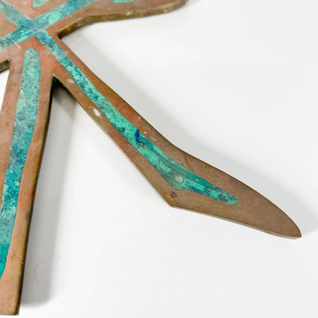 1950s Pepe Mendoza Chinese Letter Sculpture in Brass and Malachite Mexico - 3