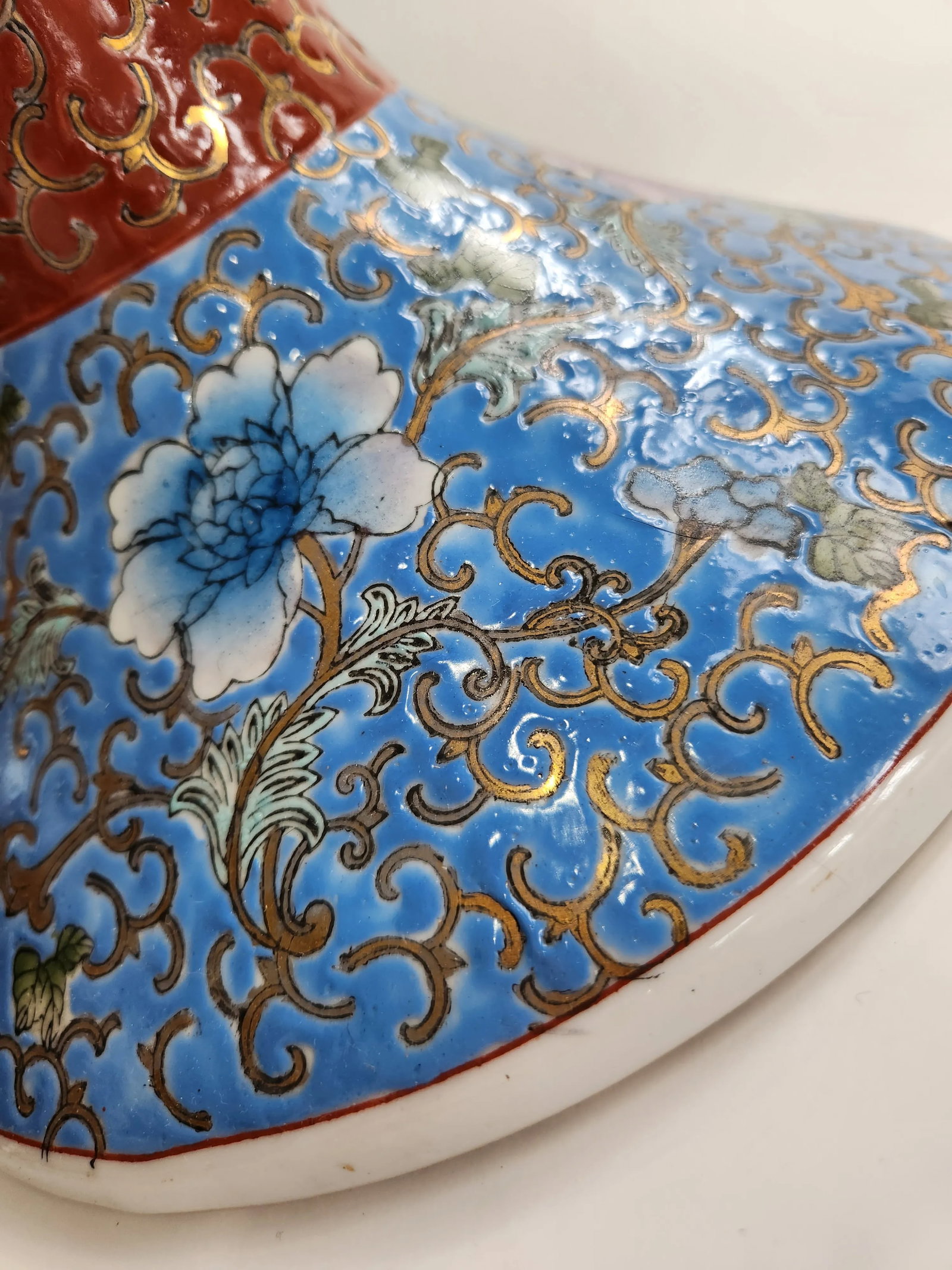 Large Mid 20th Century 'Famille-Rose' Vase - 11
