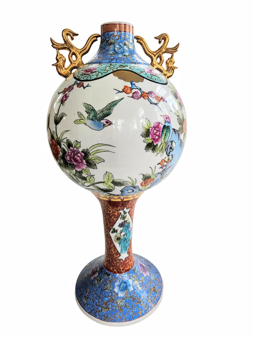 Large Mid 20th Century 'Famille-Rose' Vase - 13