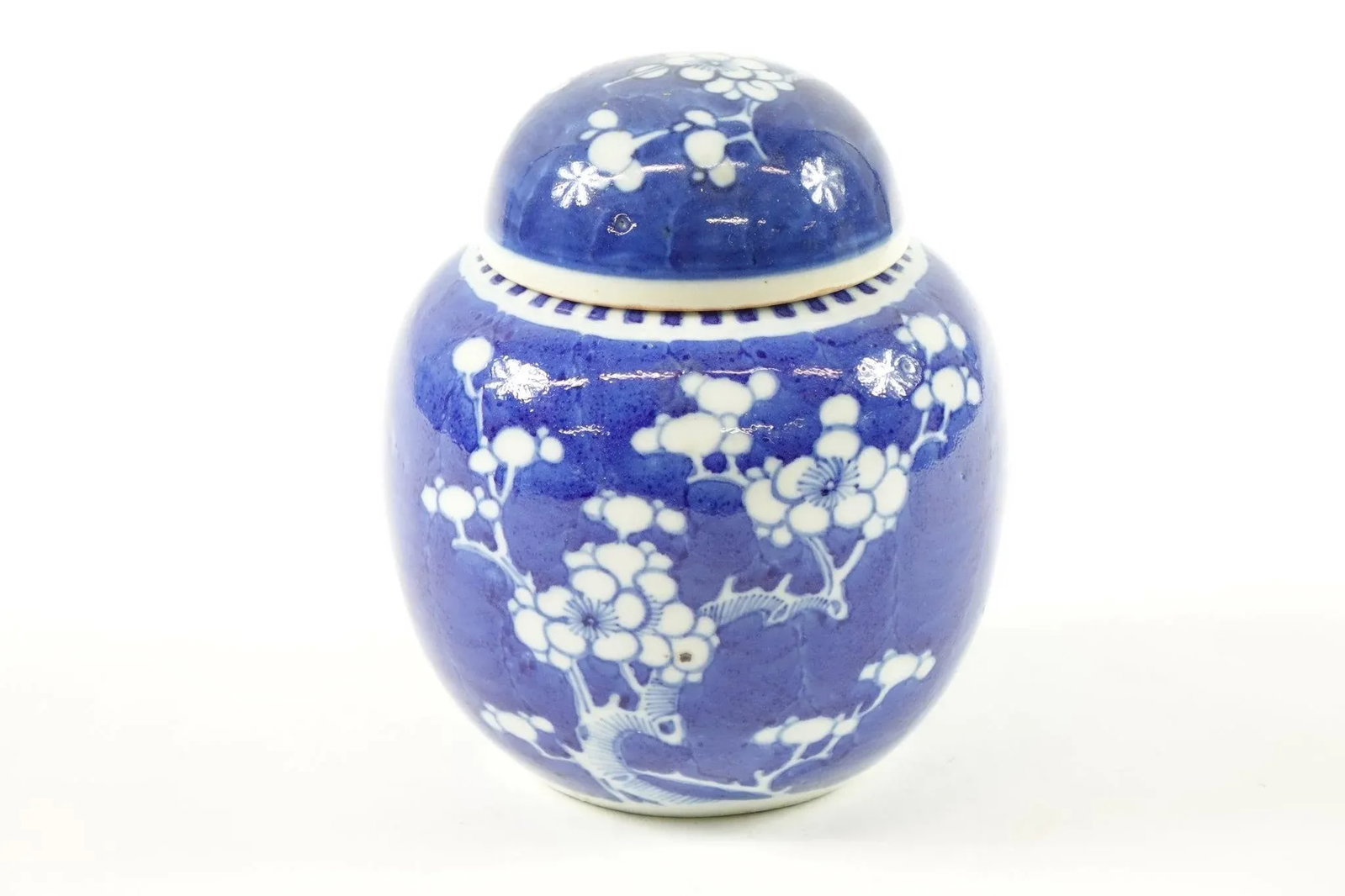 19th Century Antique Blue and White Chinese Porcelain Jar With Lid - Circle Marking on the Bottom - 5