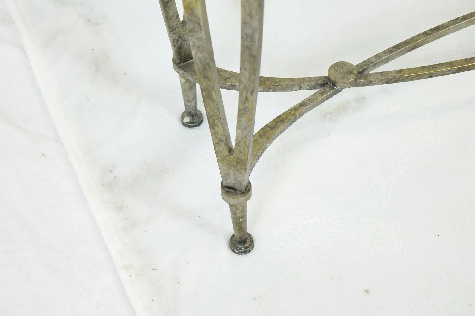 Mid 20th Century Modern Metal And Glass Side Table - 8
