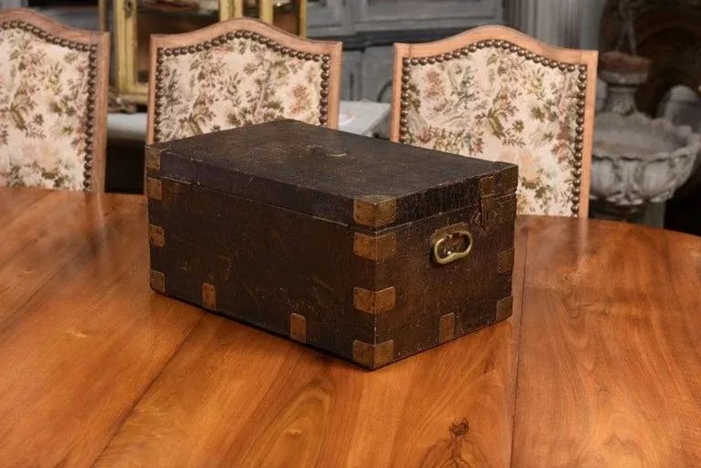 19th Century French Maison Gellée et Gainier Leather and Brass over Wood Decorative Box - 10