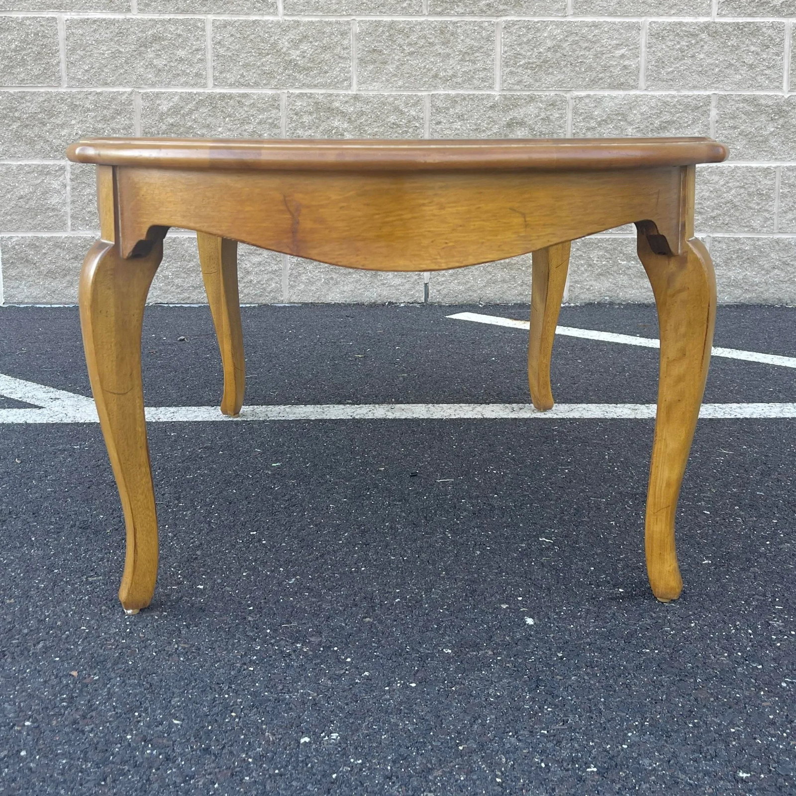 1990s Ethan Allen Country French Birch Oval Coffee or Cocktail Table (26-8220 Provence) - 4