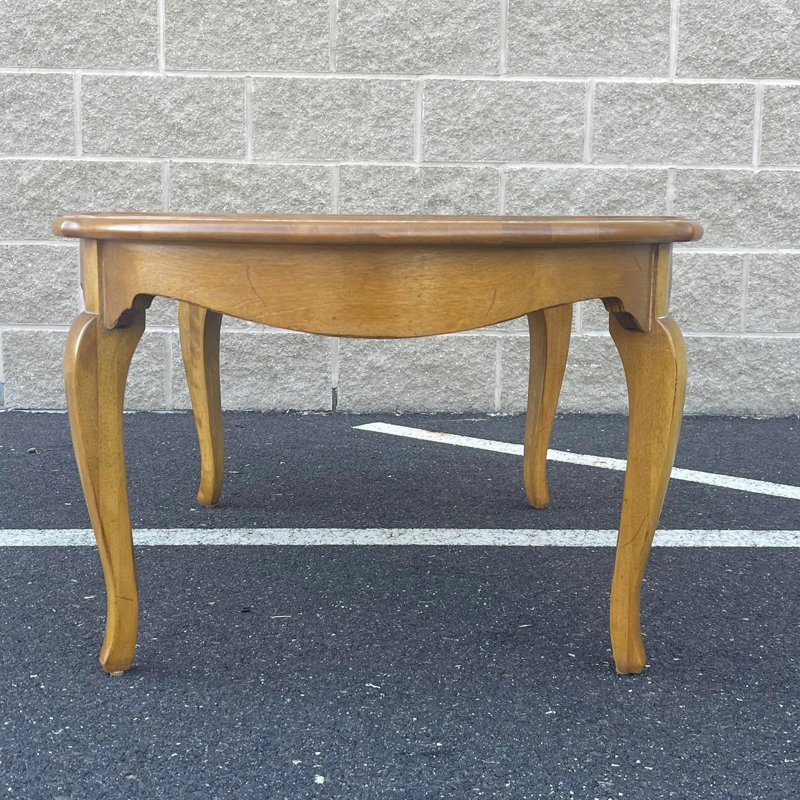 1990s Ethan Allen Country French Birch Oval Coffee or Cocktail Table (26-8220 Provence) - 6
