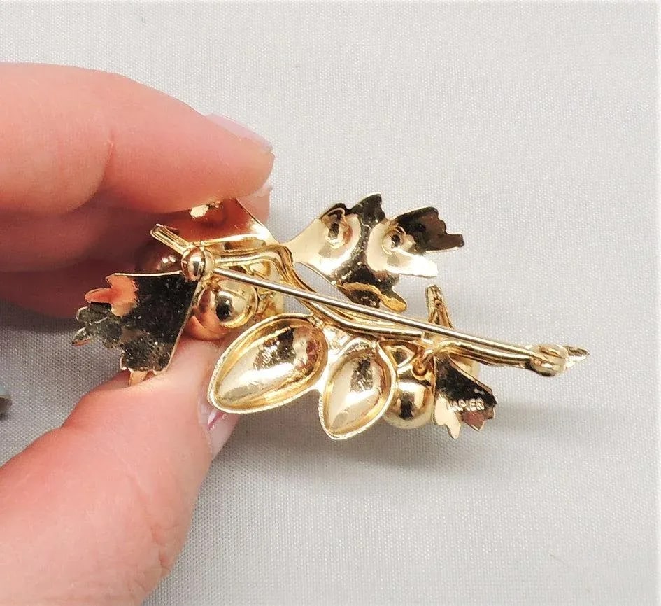 Vintage 1950s Signed Napier 3D Acorns Brooch - 2