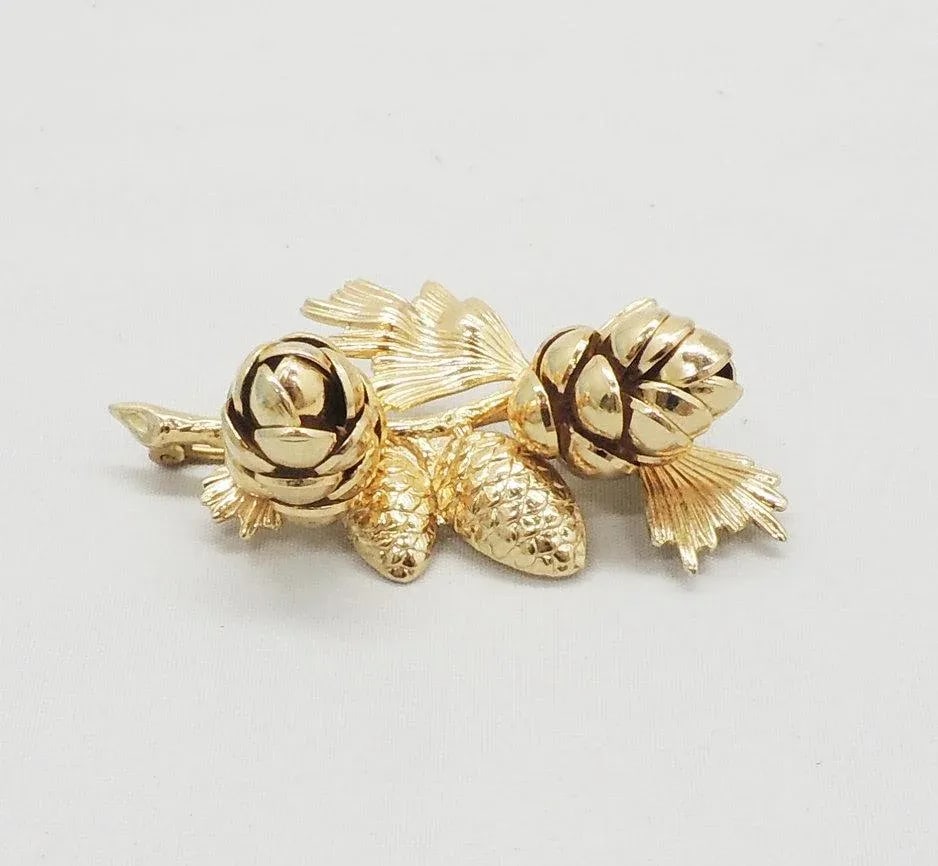 Vintage 1950s Signed Napier 3D Acorns Brooch - 3