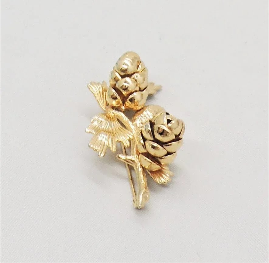 Vintage 1950s Signed Napier 3D Acorns Brooch - 5
