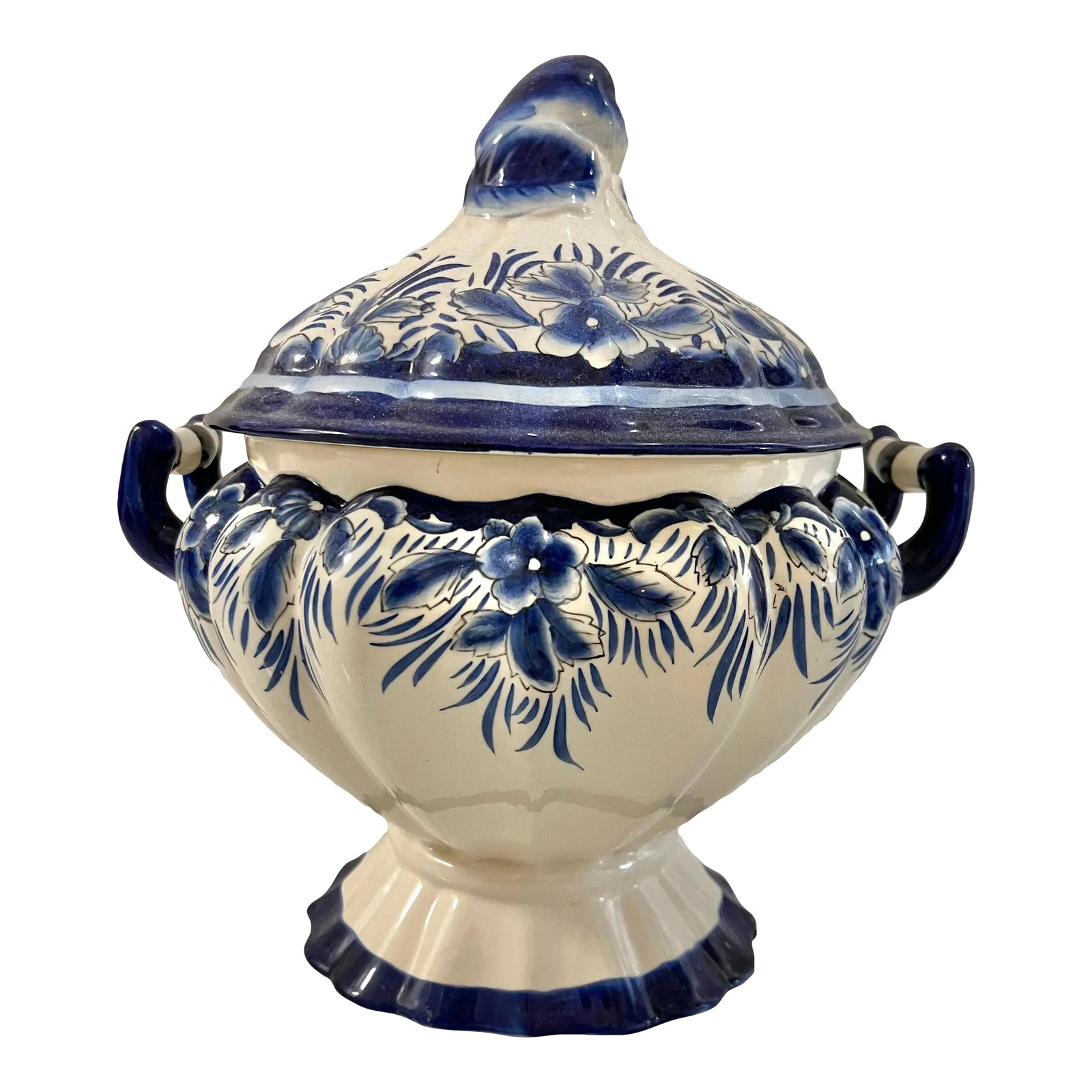 Vintage Blue Floral Delft Tureen: Ceramic blue floral on white. Lidded bowl / Tureen. Made by Godinger Inc. Condition: Alterations: Original Condition Unaltered Imperfections: Some Imperfections Condition Notes: No chips or cracks.