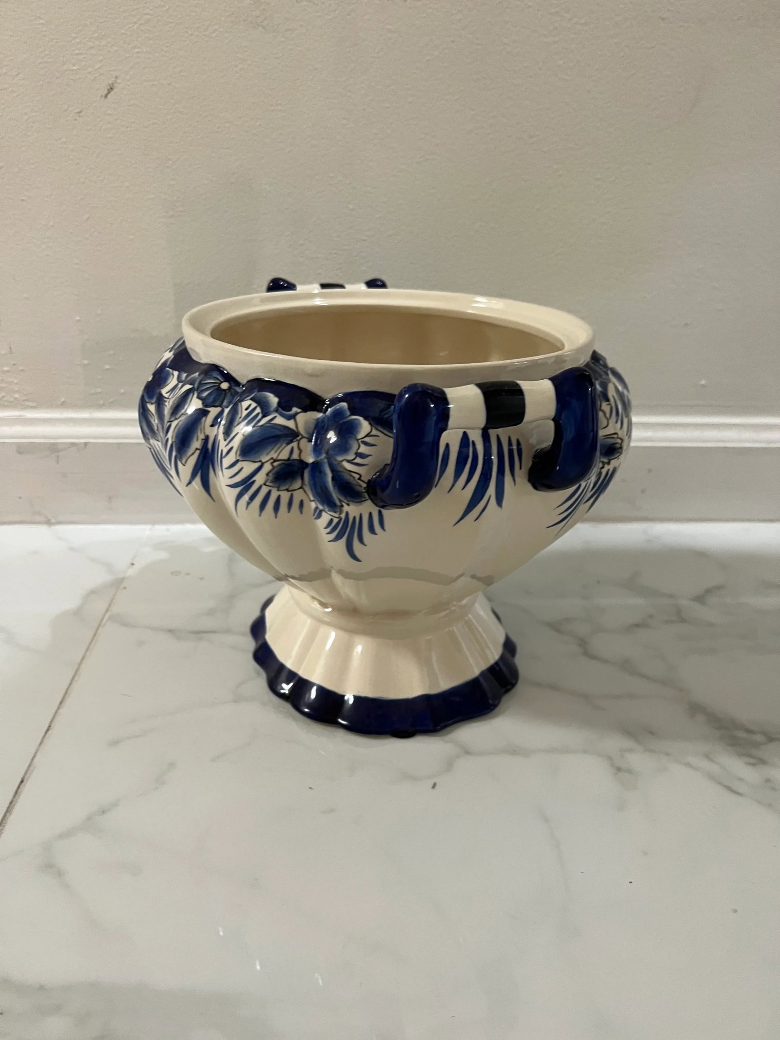 Vintage Blue Floral Delft Tureen - 4
