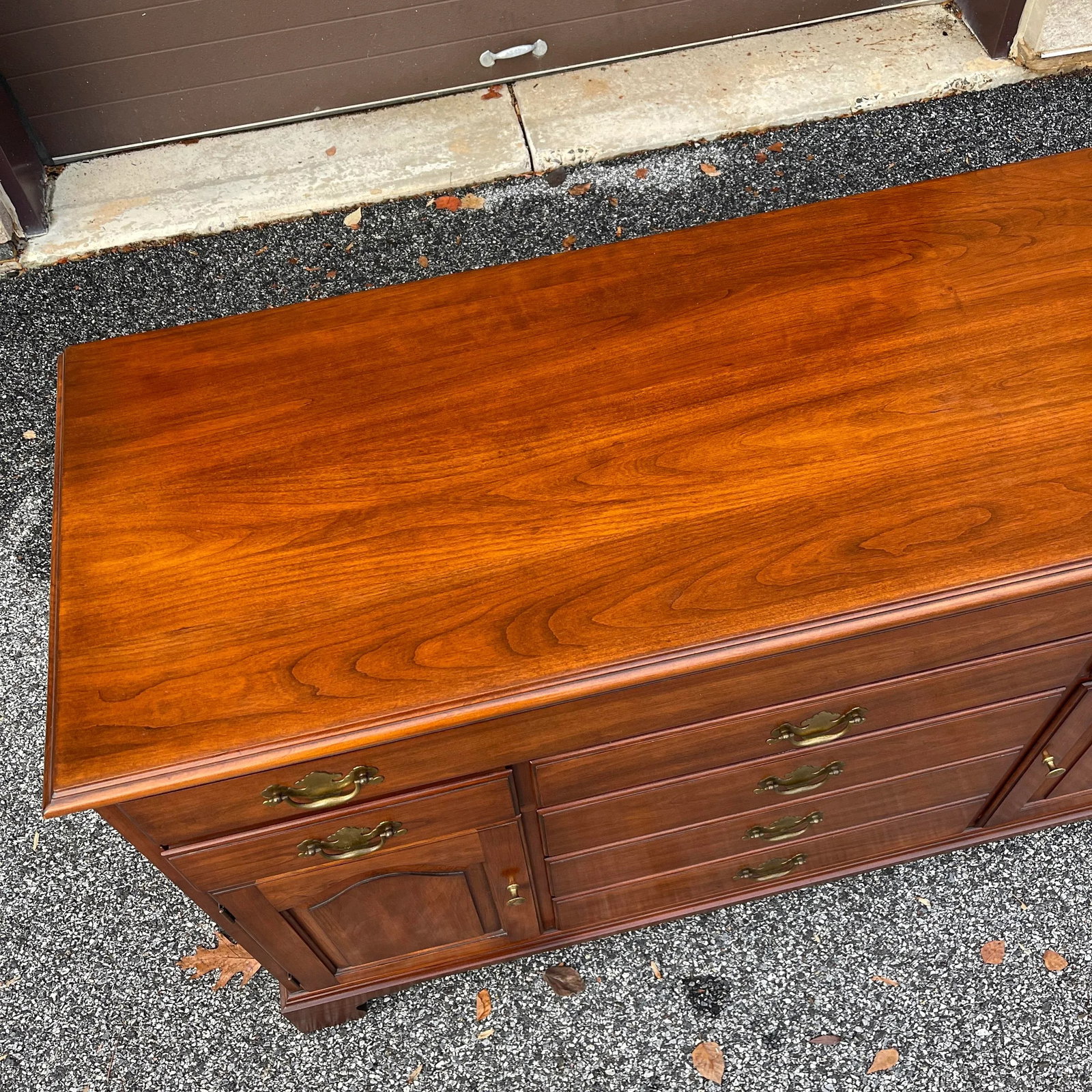 1970s Virginia Galleries Henkel Harris Chippendale Solid Cherry 7 Drawer Sideboard - 5