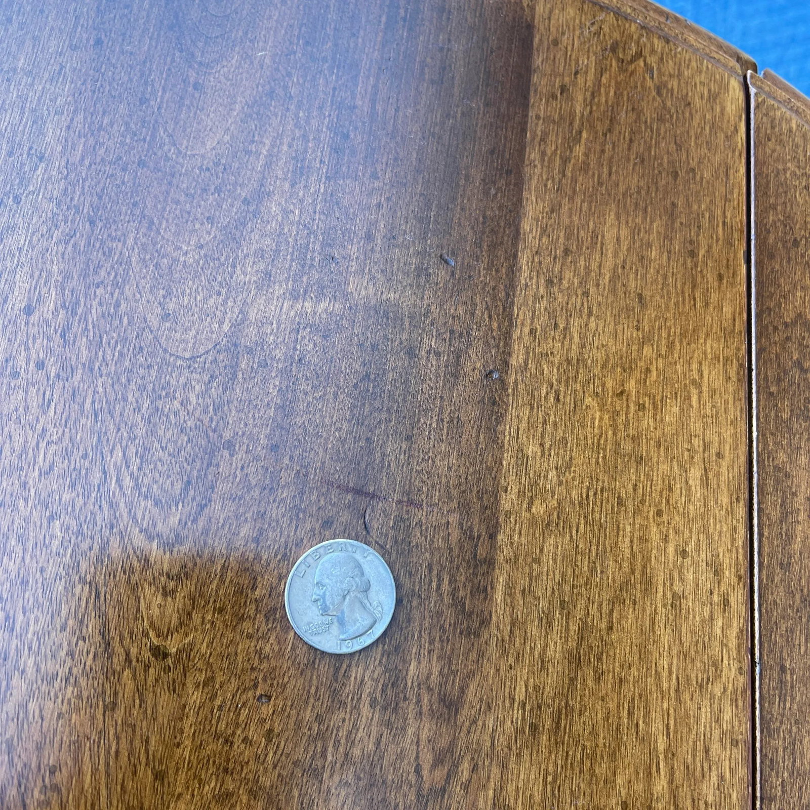 1980s Ethan Allen Country French Birch Drop Leaf Side Table With Drawer (26-8302 Fruitwood) - 10