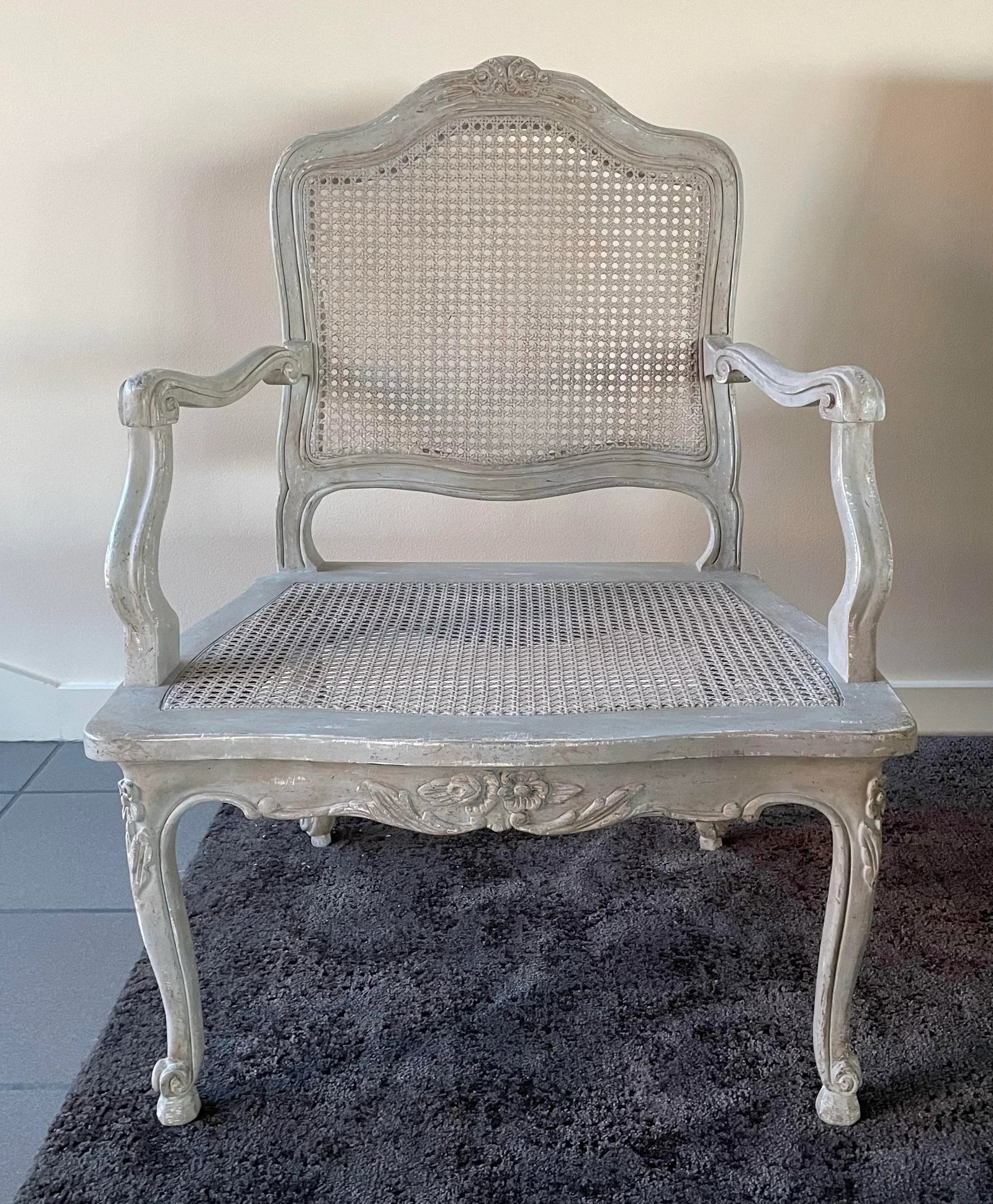 Vintage Minton-Spidell Louis XV Cane Fauteuil in Old Grey Finish - 9