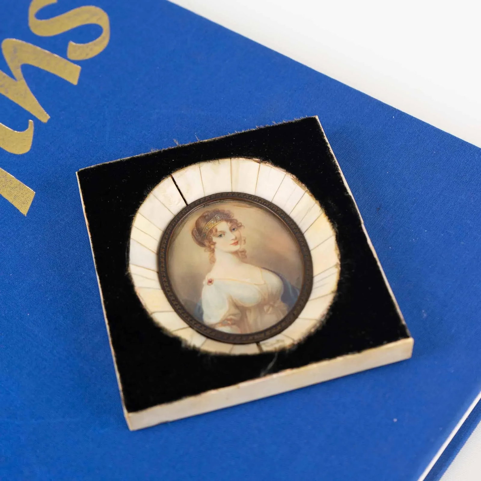 Antique 19th Century Miniature Portrait of Queen Louise - 2